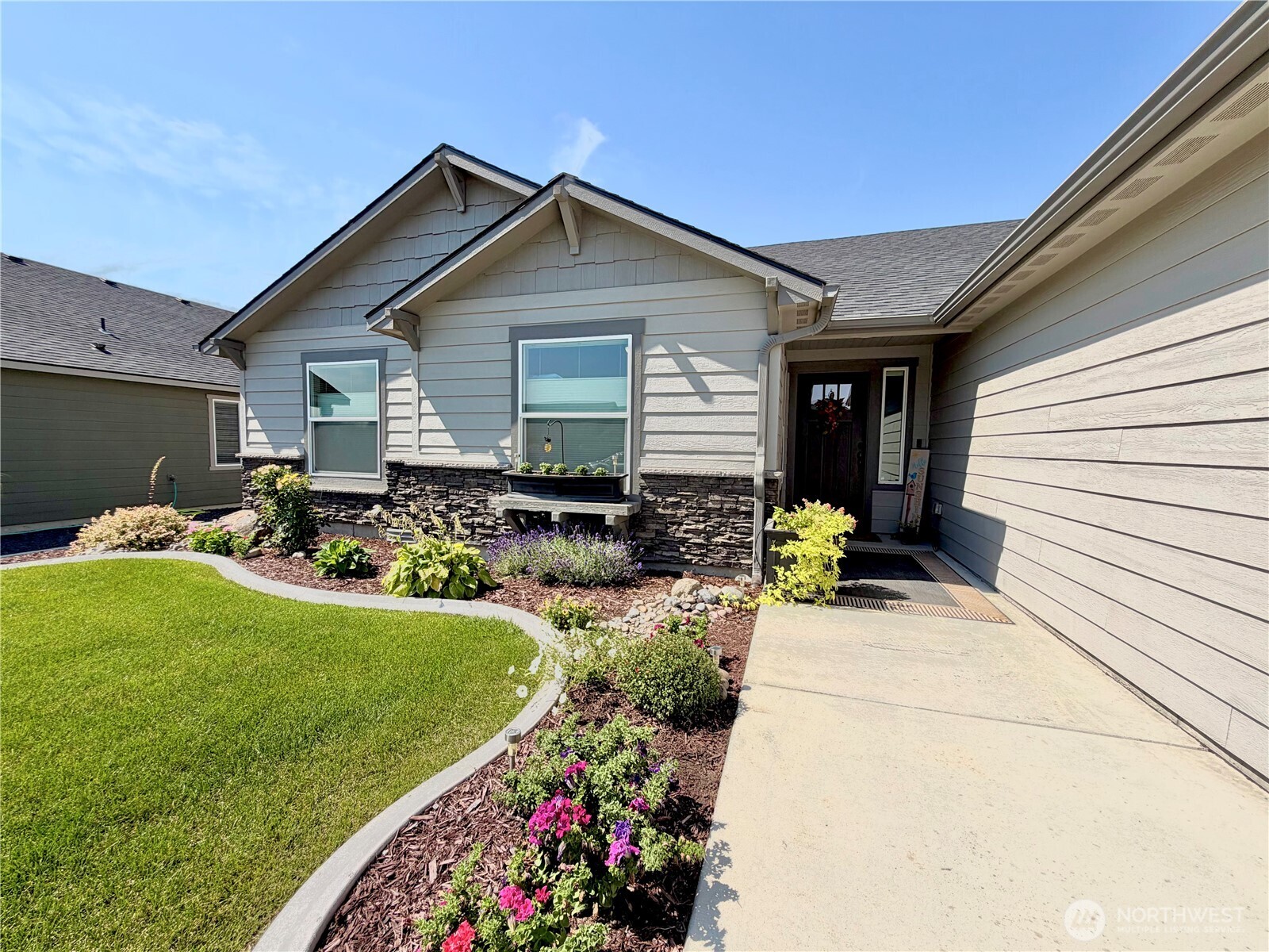 4154 Hedman Court Property Photo 6