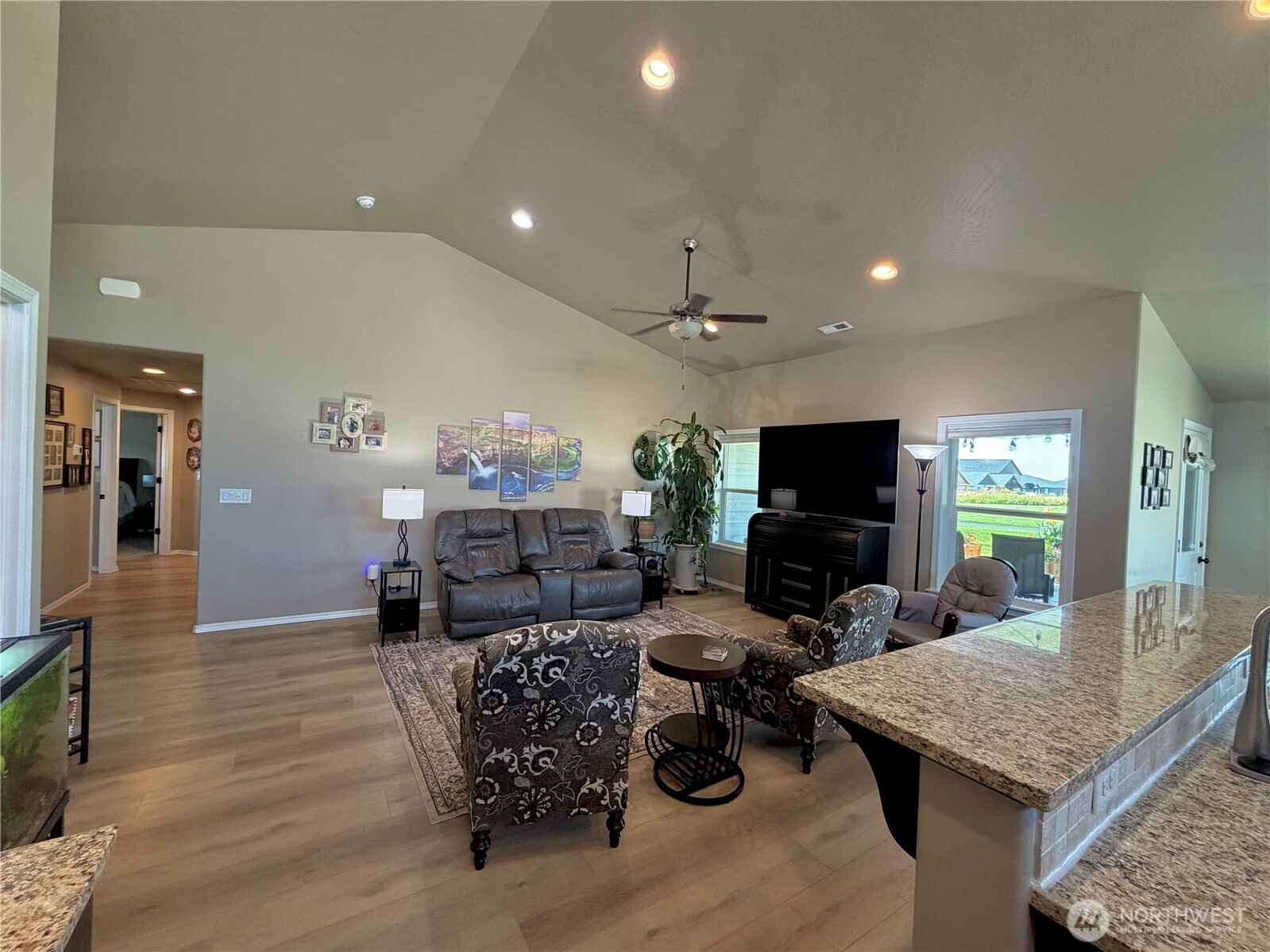 4154 Hedman Court Property Photo 12