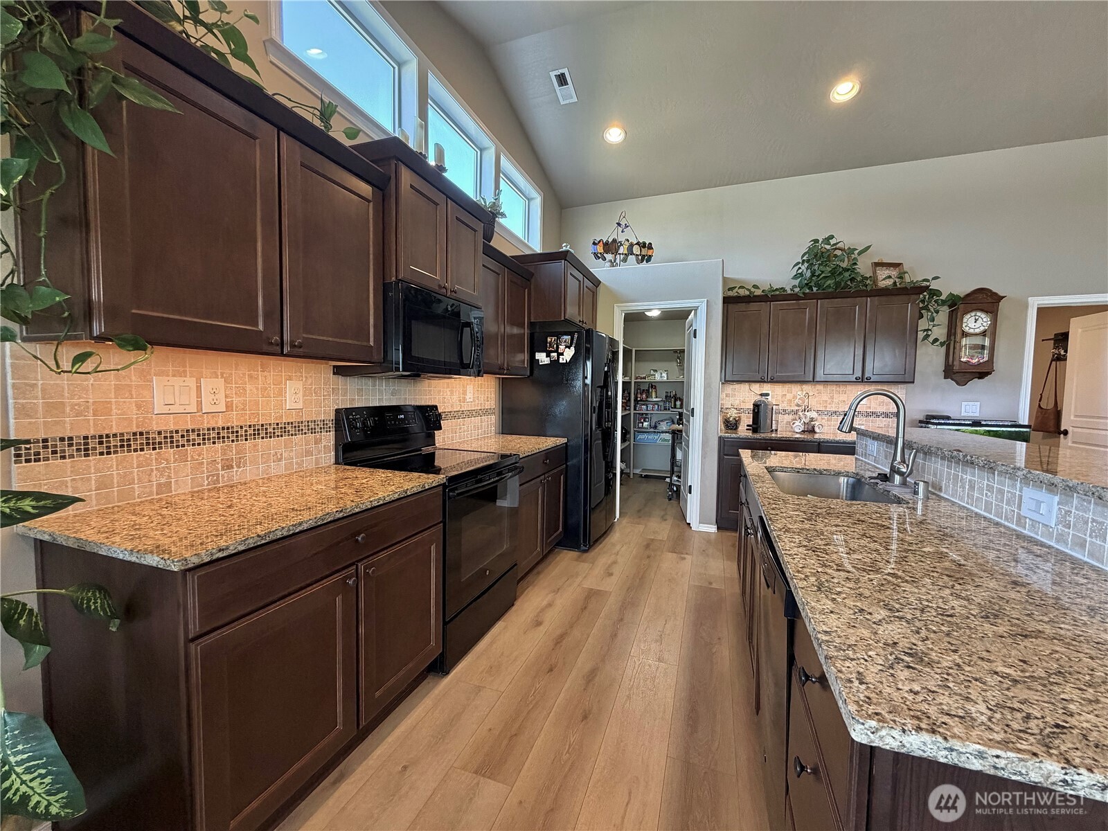 4154 Hedman Court Property Photo 14