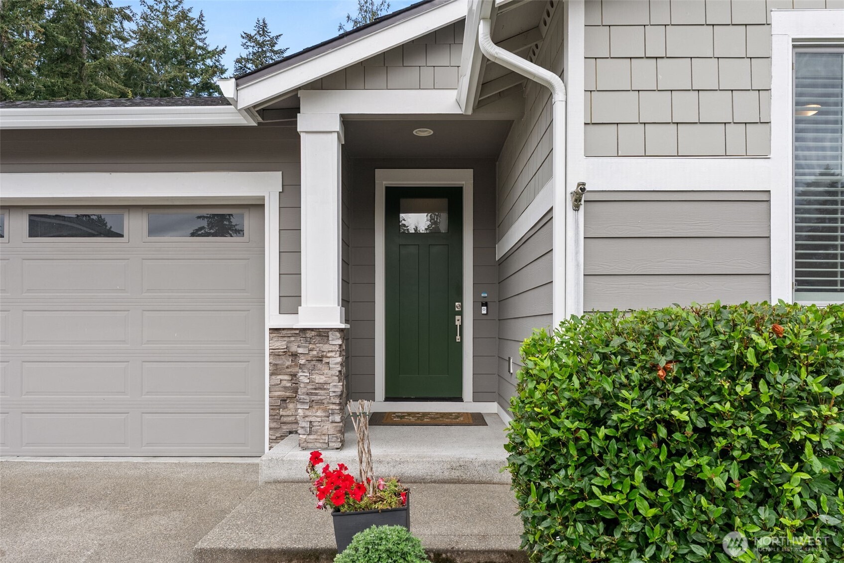 5613 Reef Lane Property Photo 4
