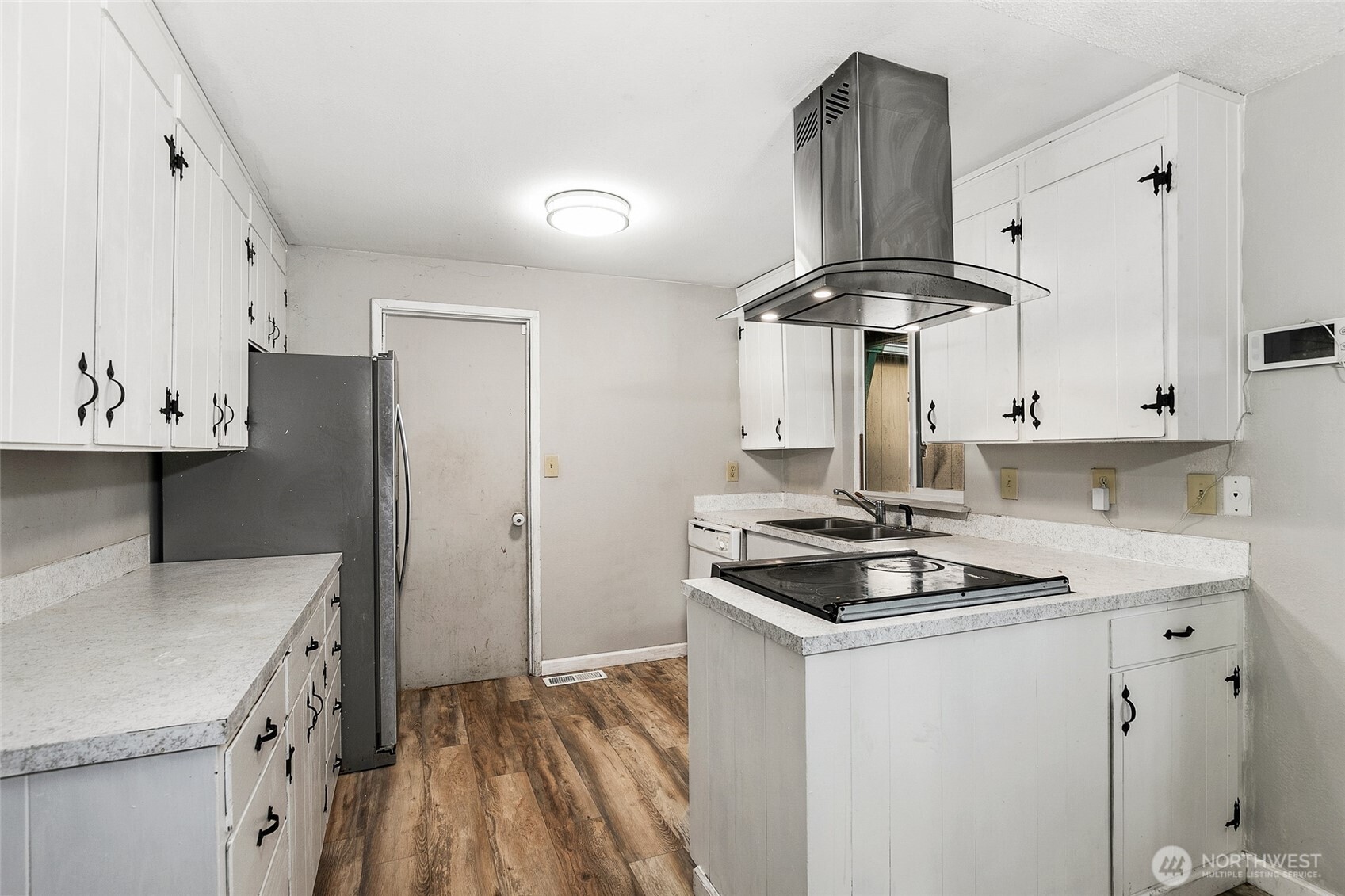 236 Kingham Street Property Photo 8