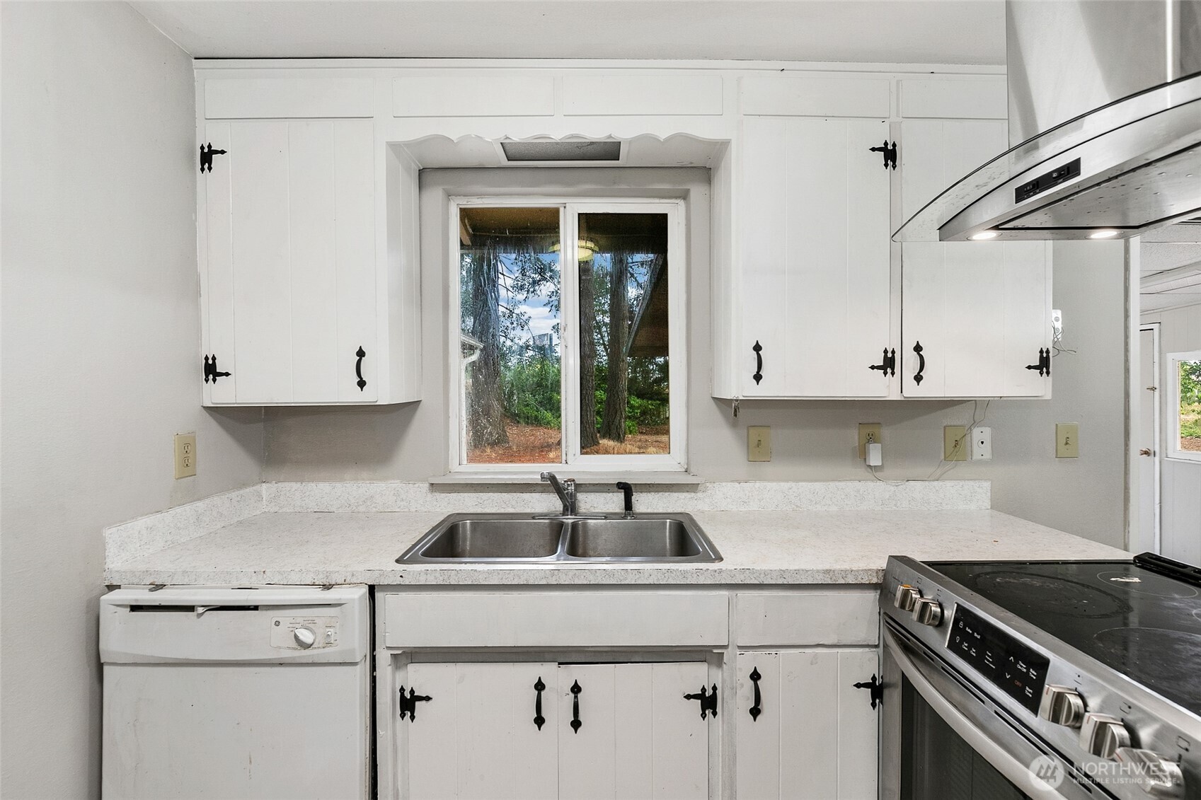 236 Kingham Street Property Photo 9