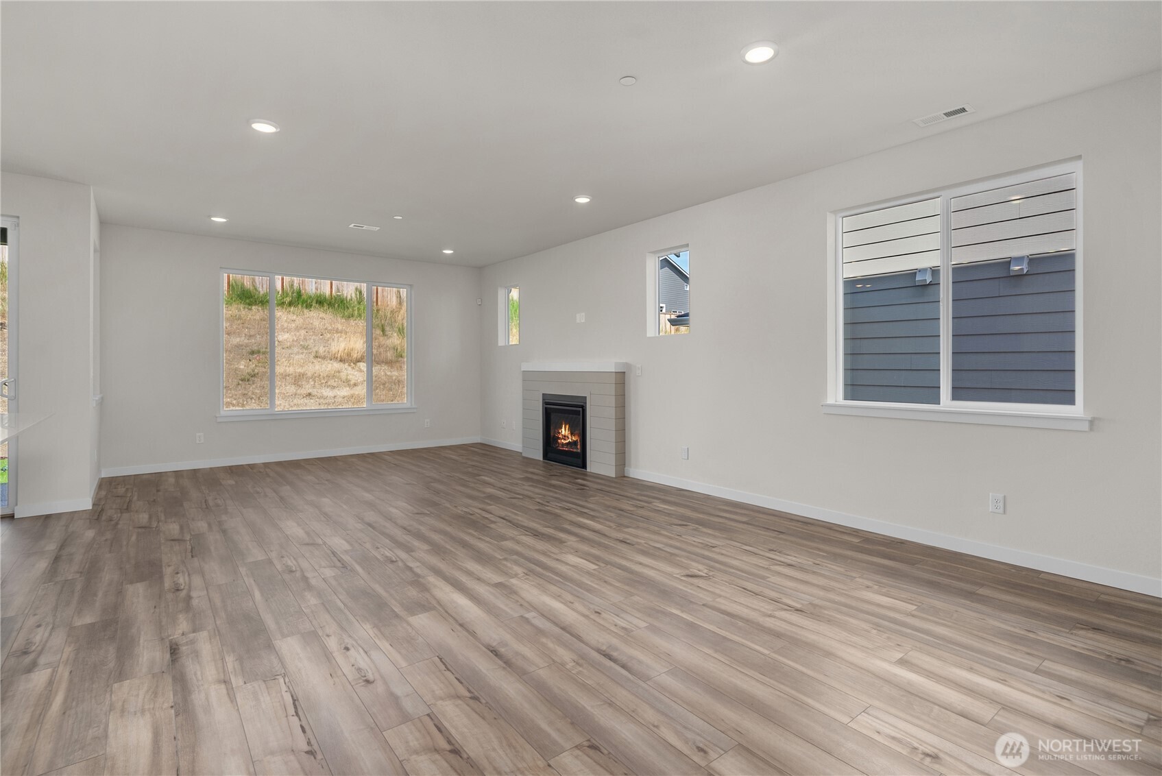 3935 Flat Top Drive Property Photo 7