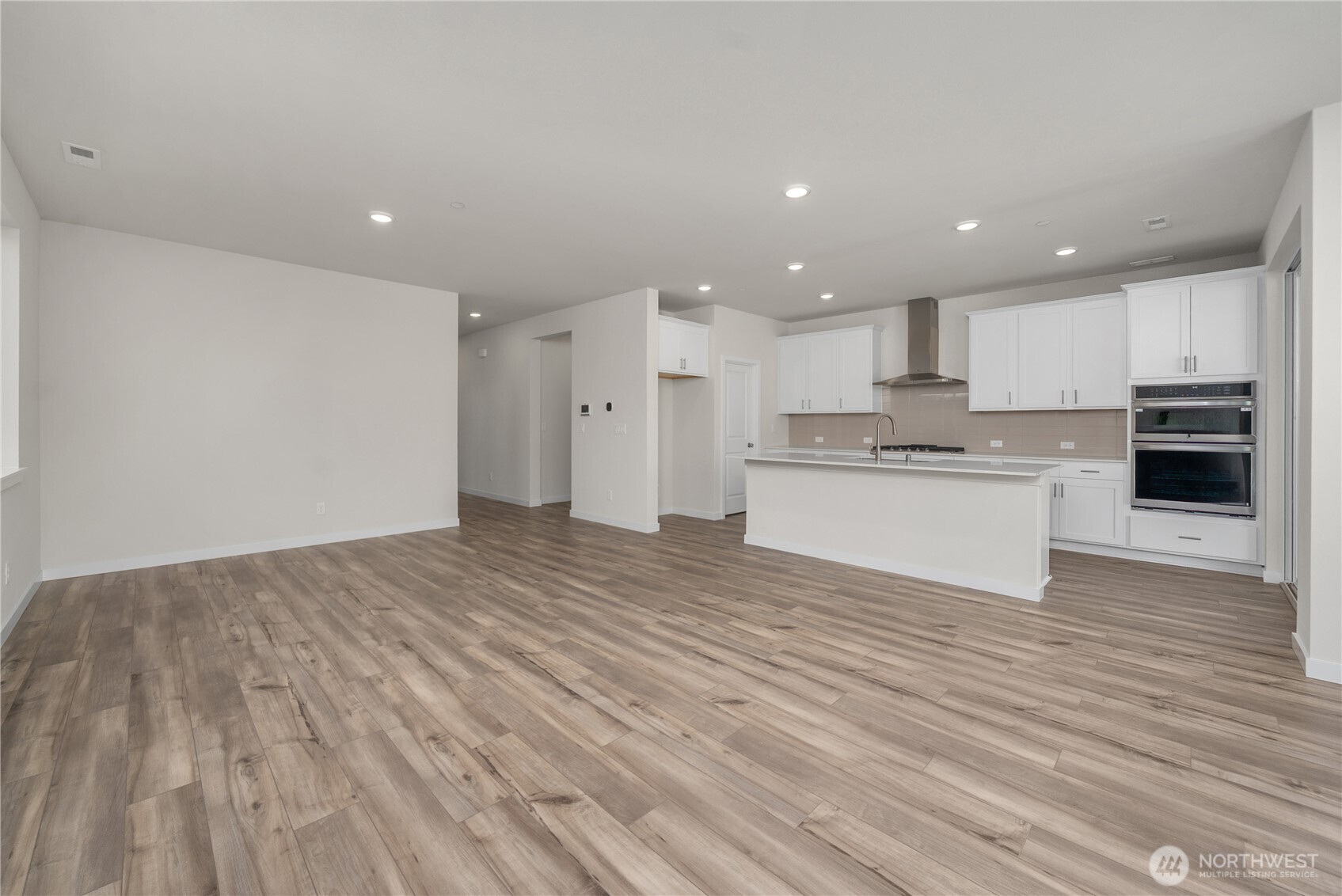 3935 Flat Top Drive Property Photo 13