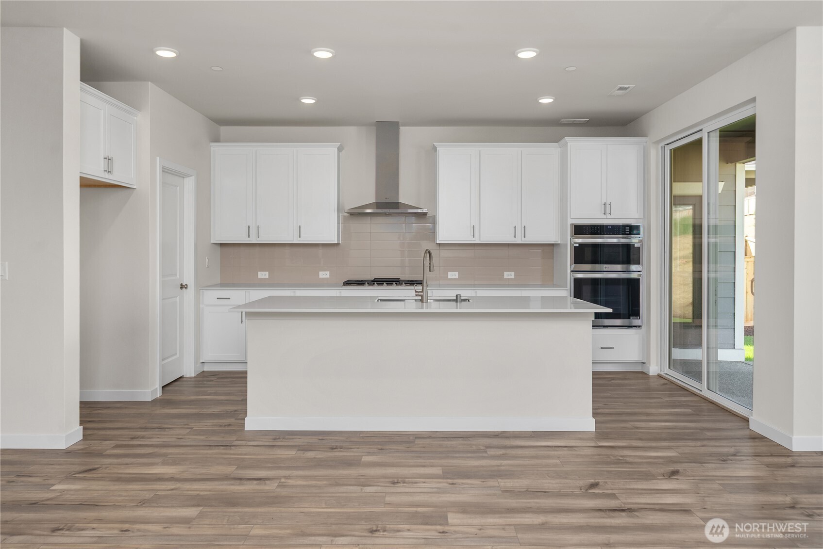 3935 Flat Top Drive Property Photo 14