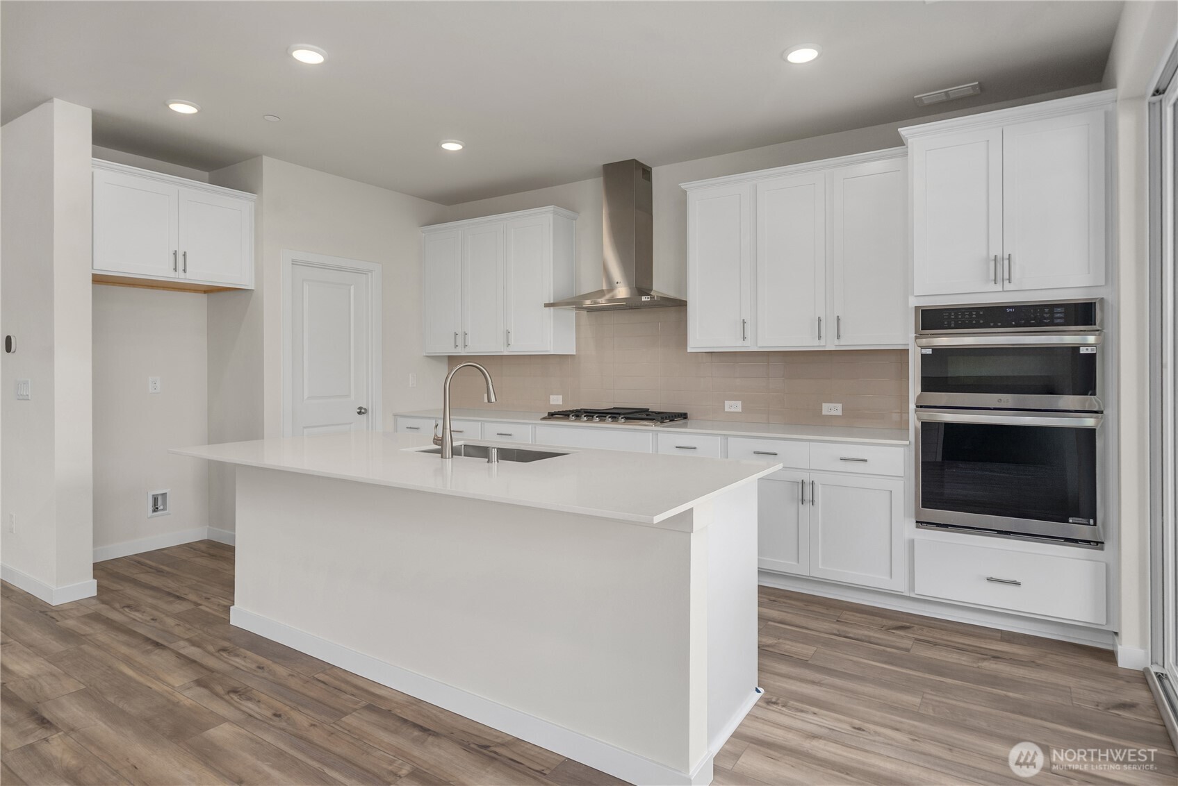 3935 Flat Top Drive Property Photo 15