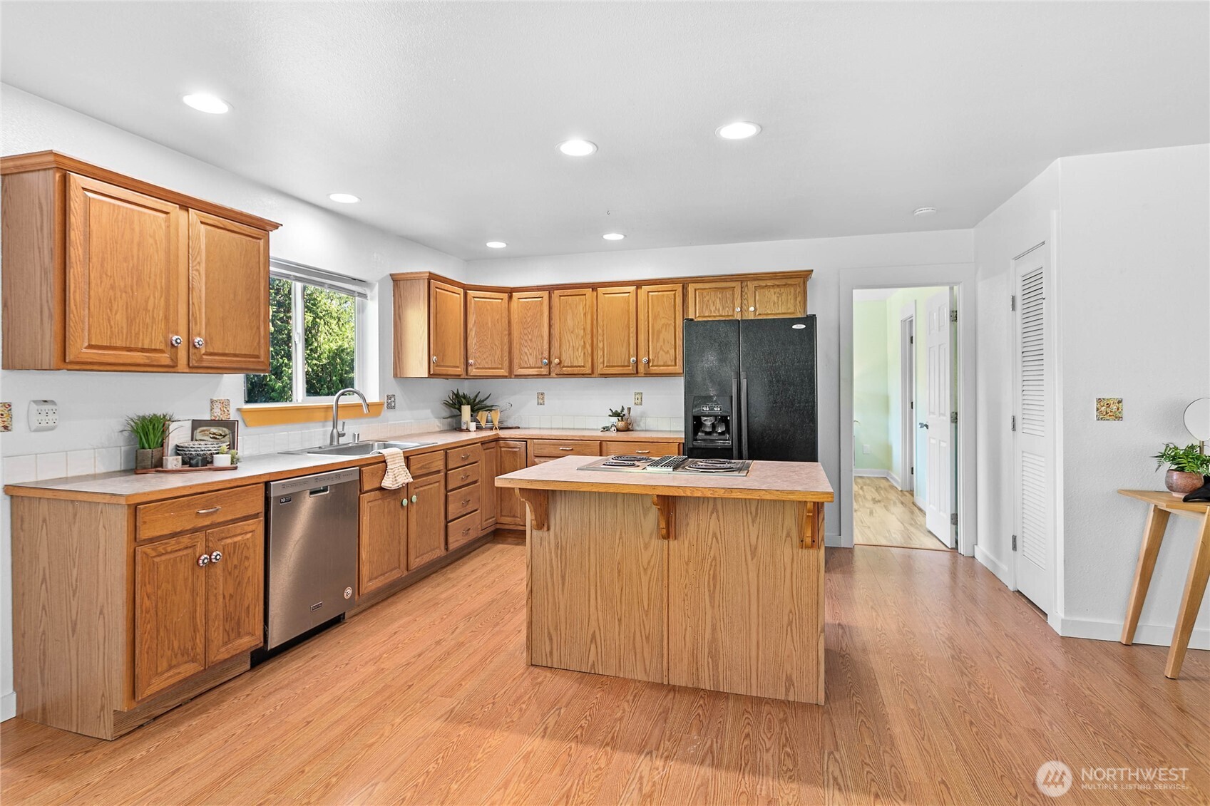 765 Summerset Way Property Photo 11