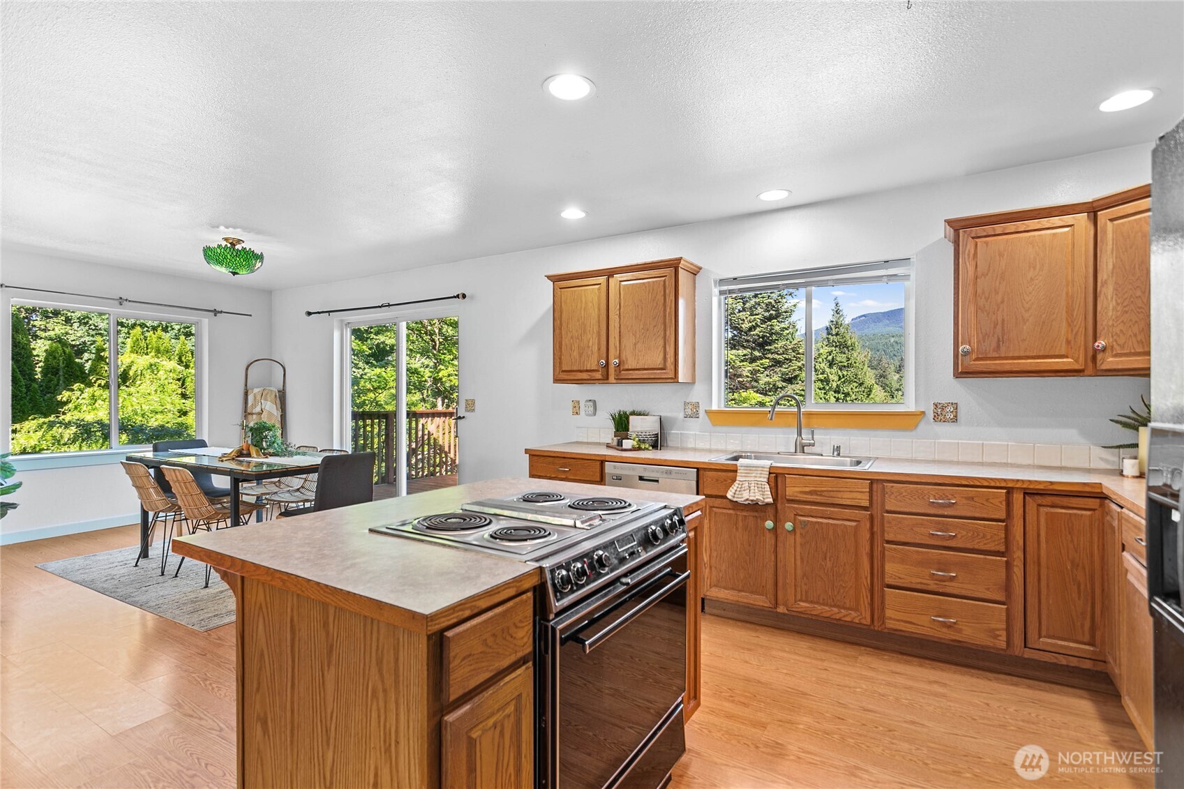 765 Summerset Way Property Photo 14