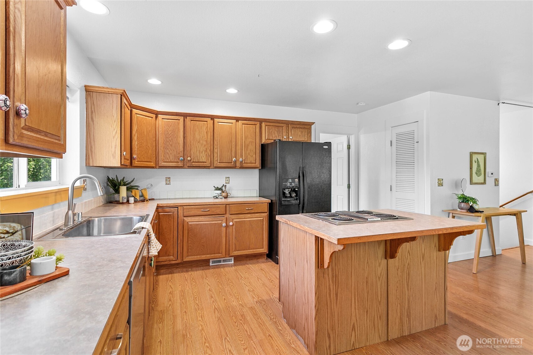 765 Summerset Way Property Photo 15
