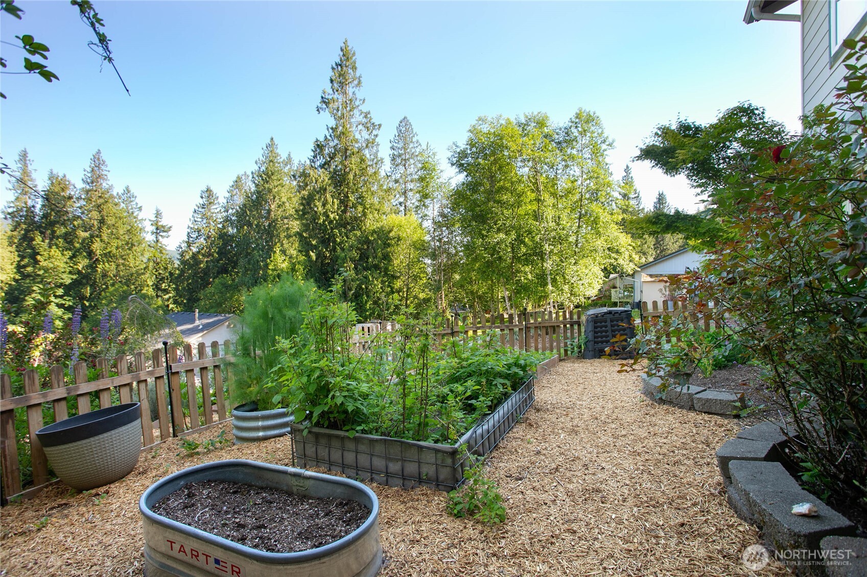 765 Summerset Way Property Photo 32