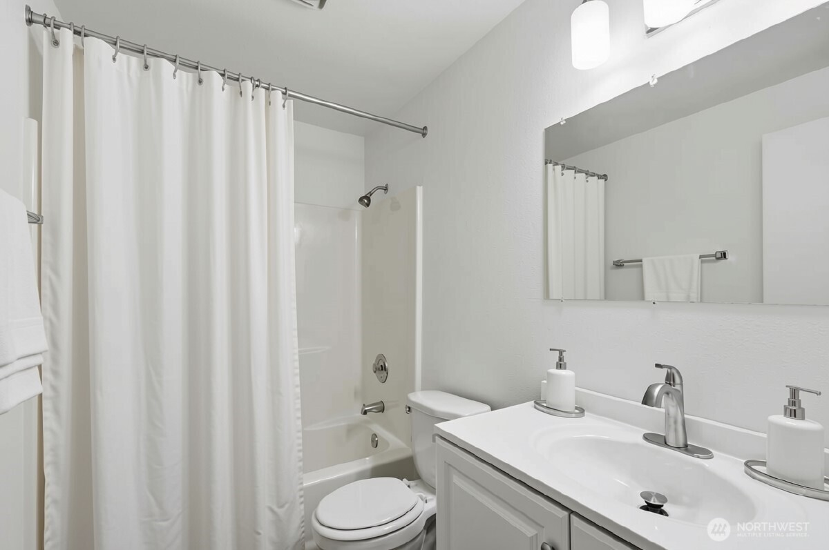 8204 47th Avenue Property Photo 12