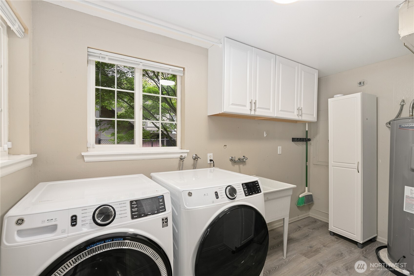 9902 274th Street Property Photo 12
