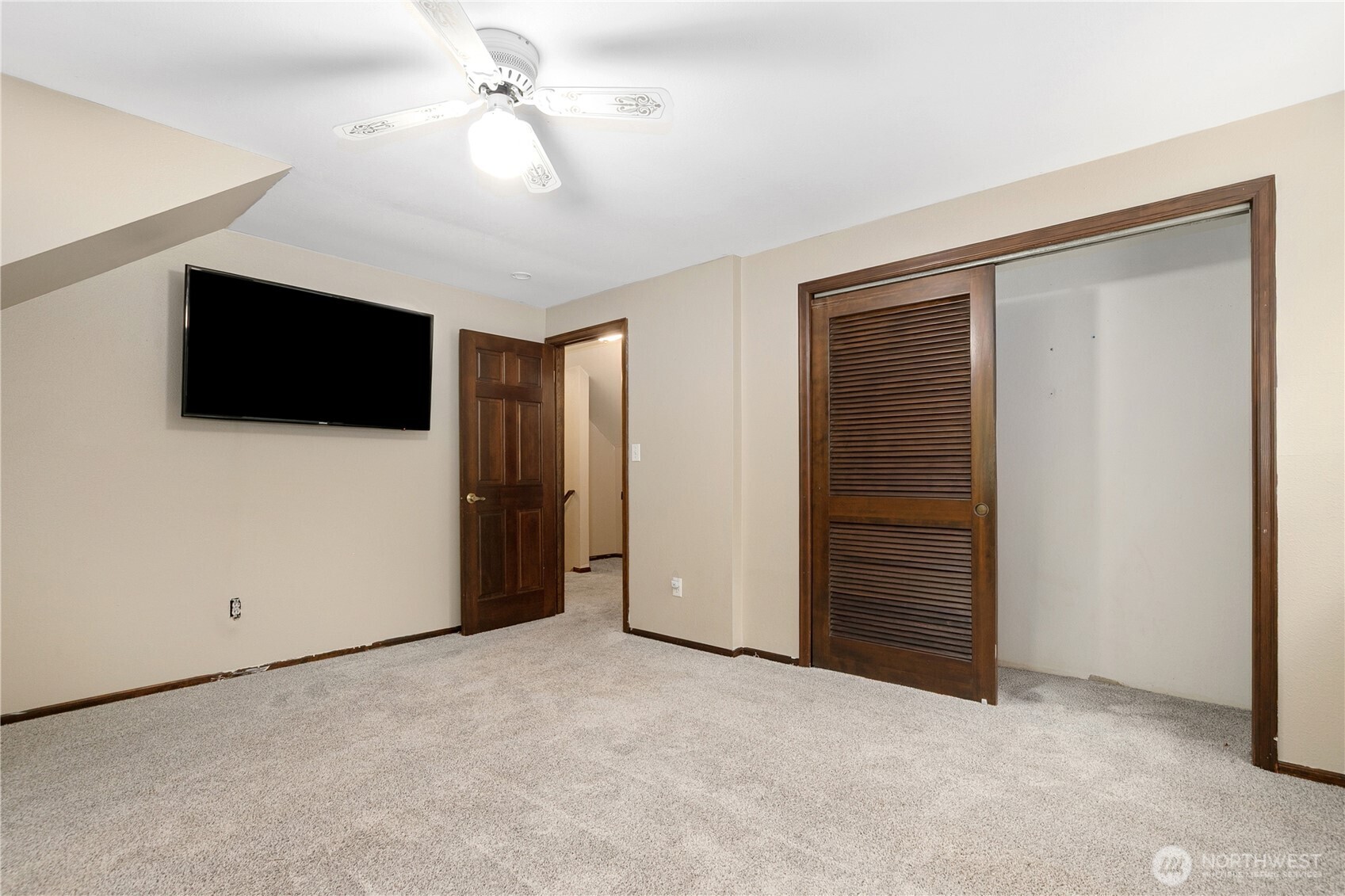 9902 274th Street Property Photo 14