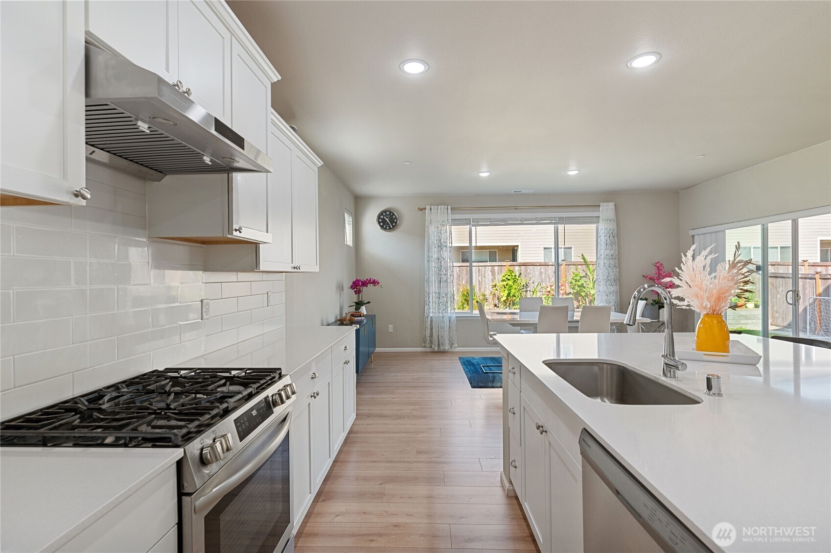 1175 Panoramic Loop Property Photo 8