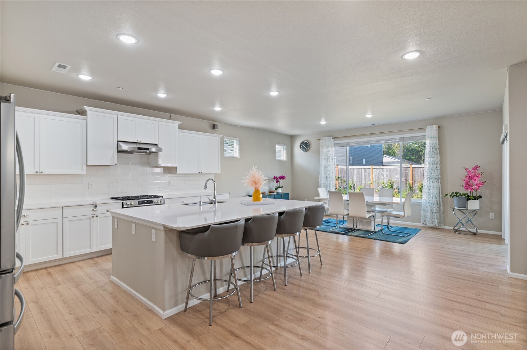 1175 Panoramic Loop Property Photo 10