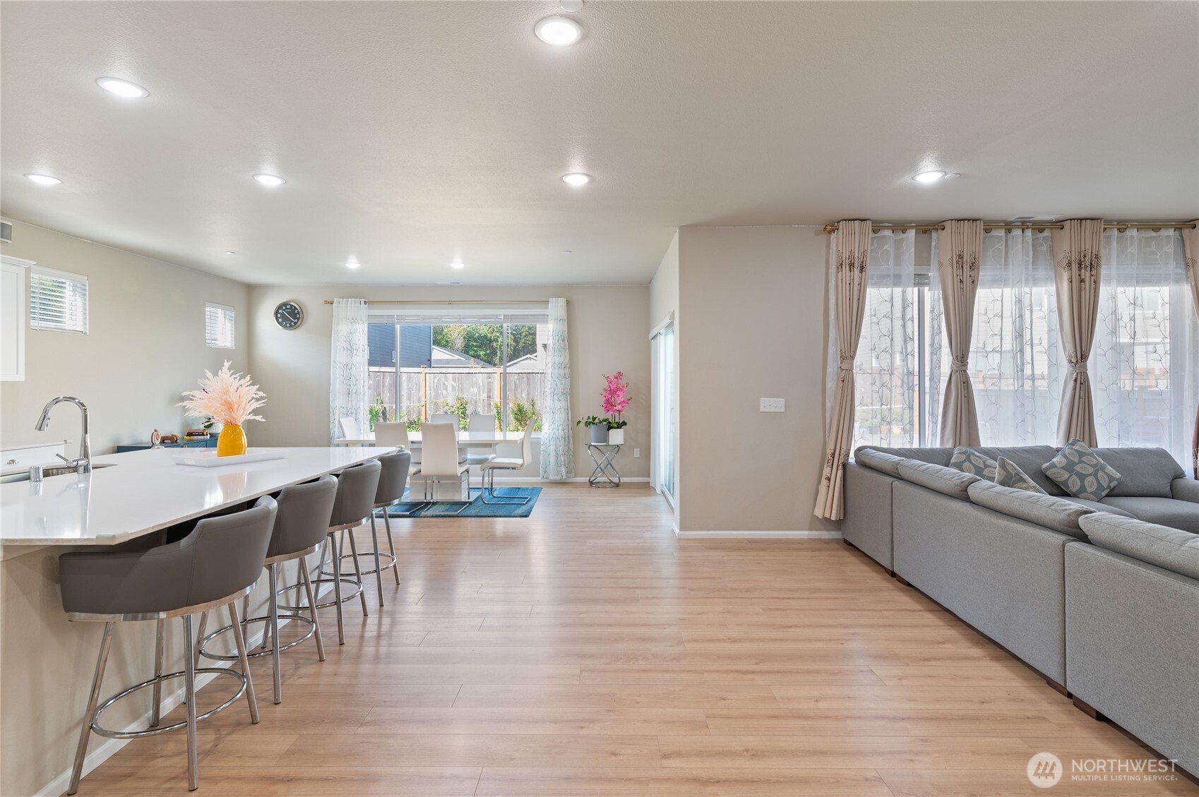 1175 Panoramic Loop Property Photo 11