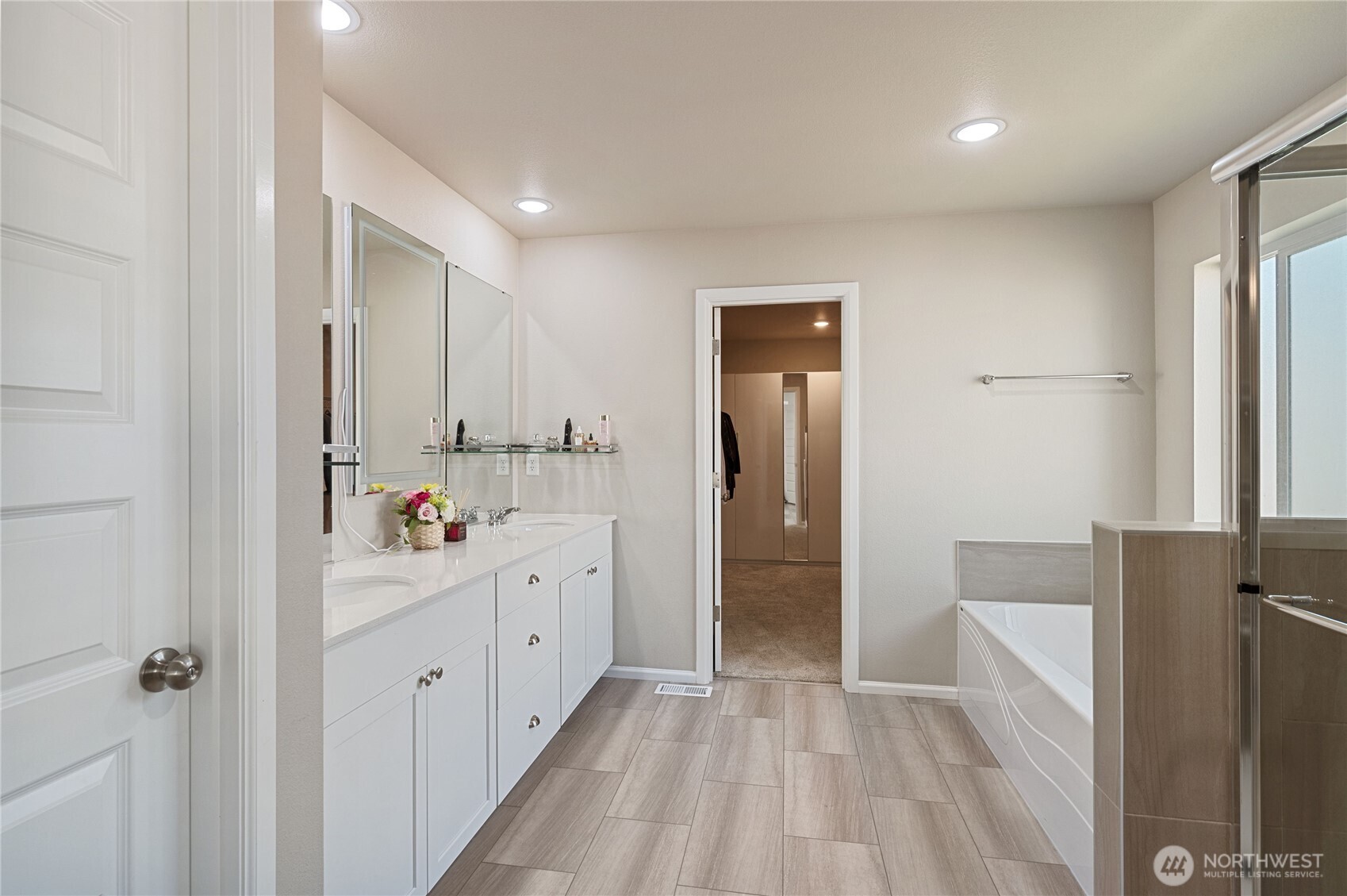 1175 Panoramic Loop Property Photo 19