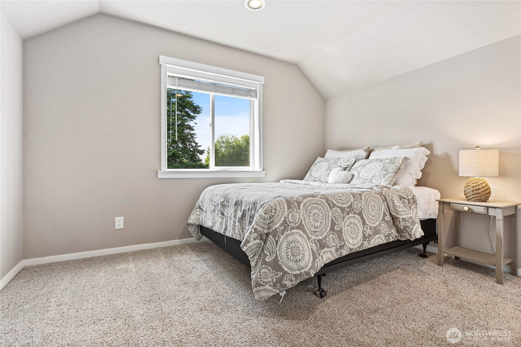 507 Village Court Property Photo 25