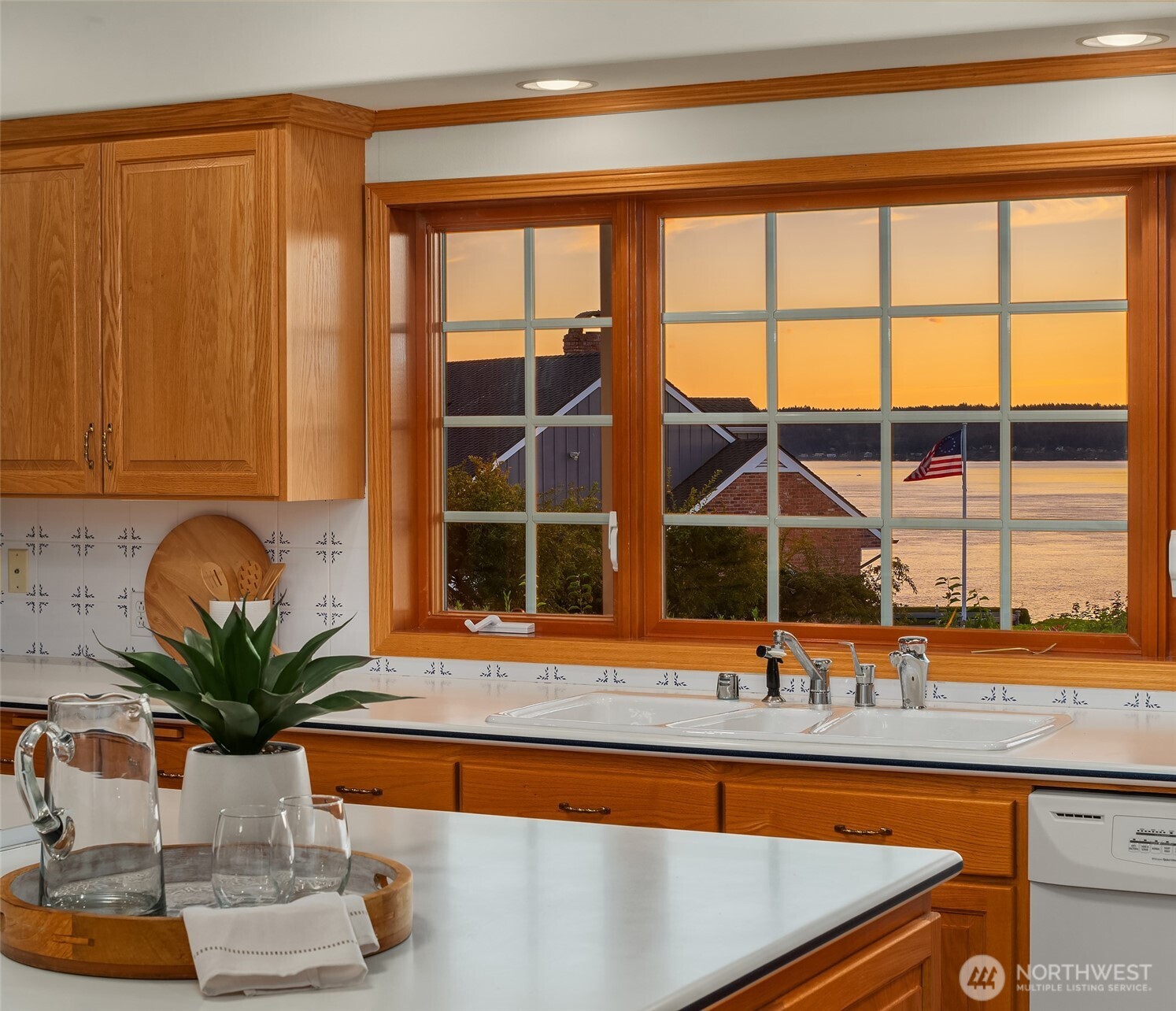 1226 N Sunset Drive Property Photo 14