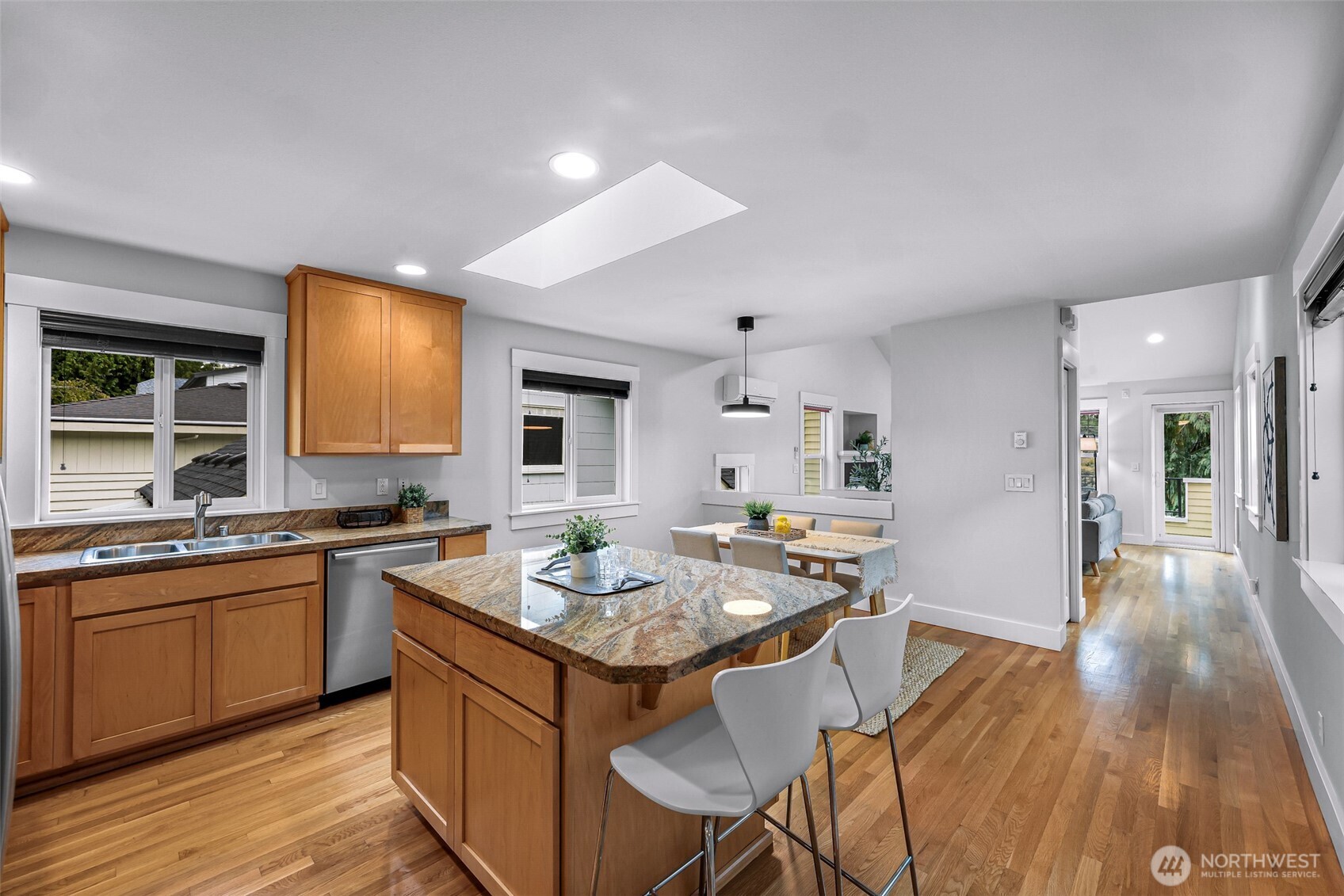 7019 Ravenna Avenue Property Photo 13