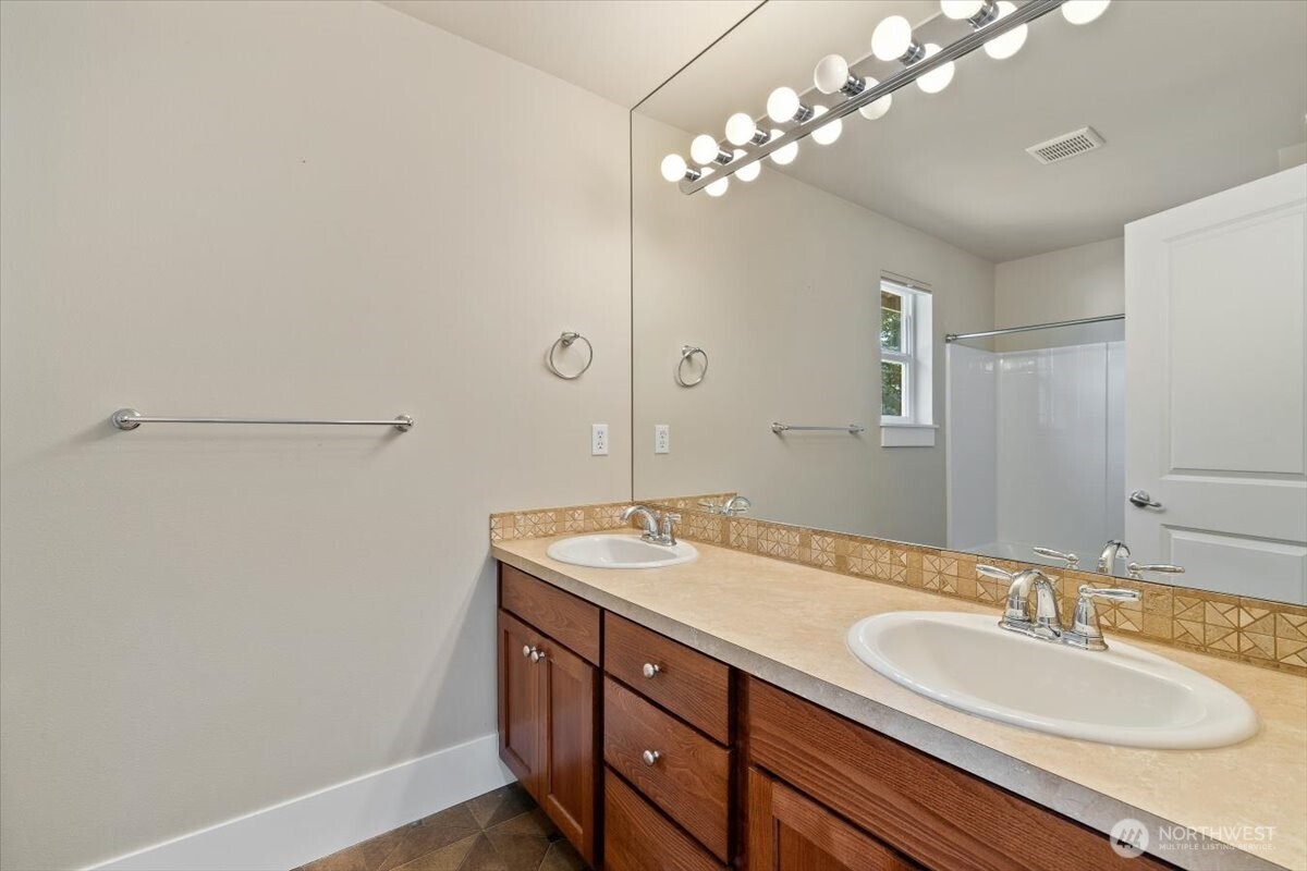 907 Ilwaco Place Property Photo 25