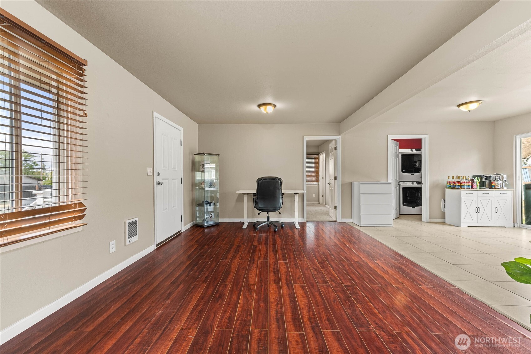 5911 S Thompson Avenue Property Photo 4
