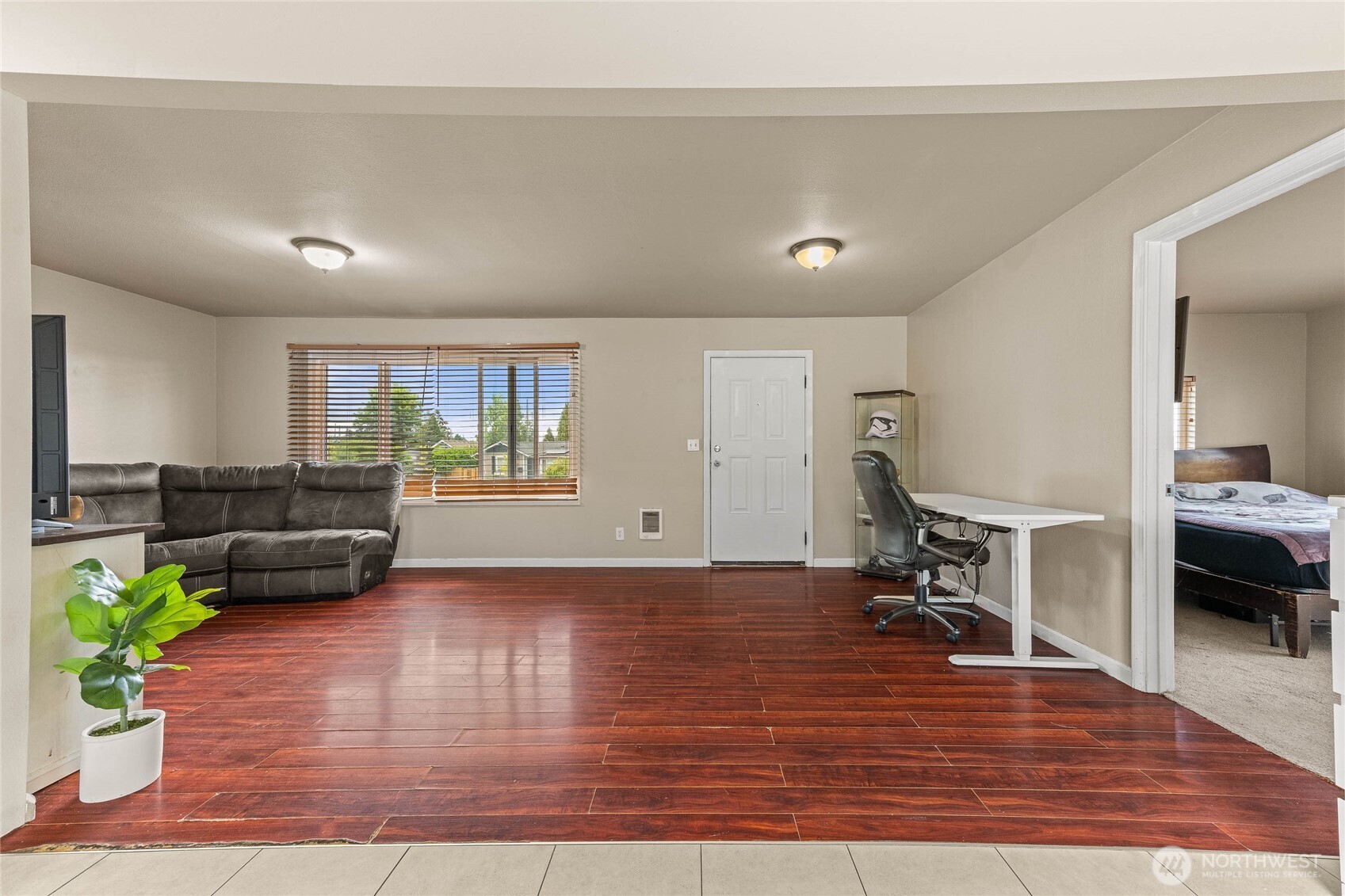 5911 S Thompson Avenue Property Photo 6
