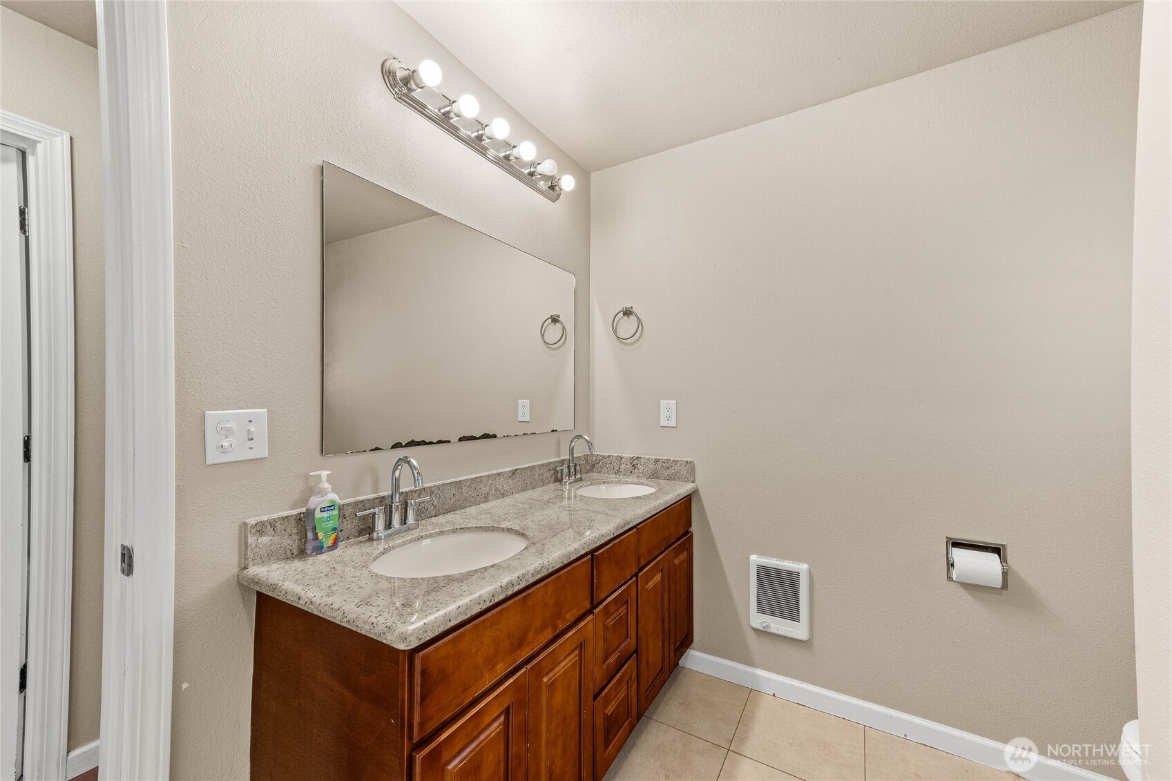 5911 S Thompson Avenue Property Photo 17