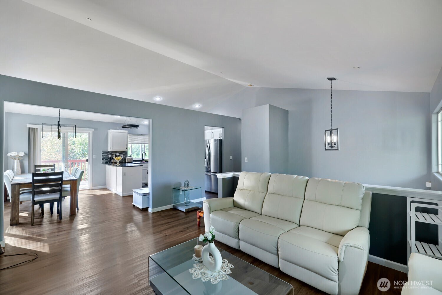 620 90th Street Property Photo 5