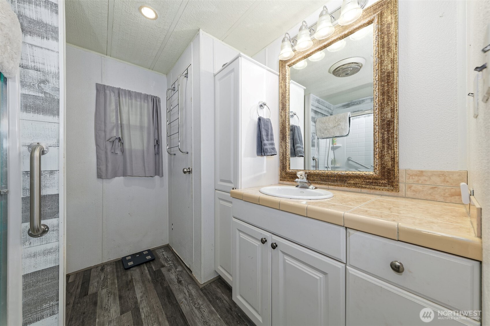 2 Dasher Property Photo 17