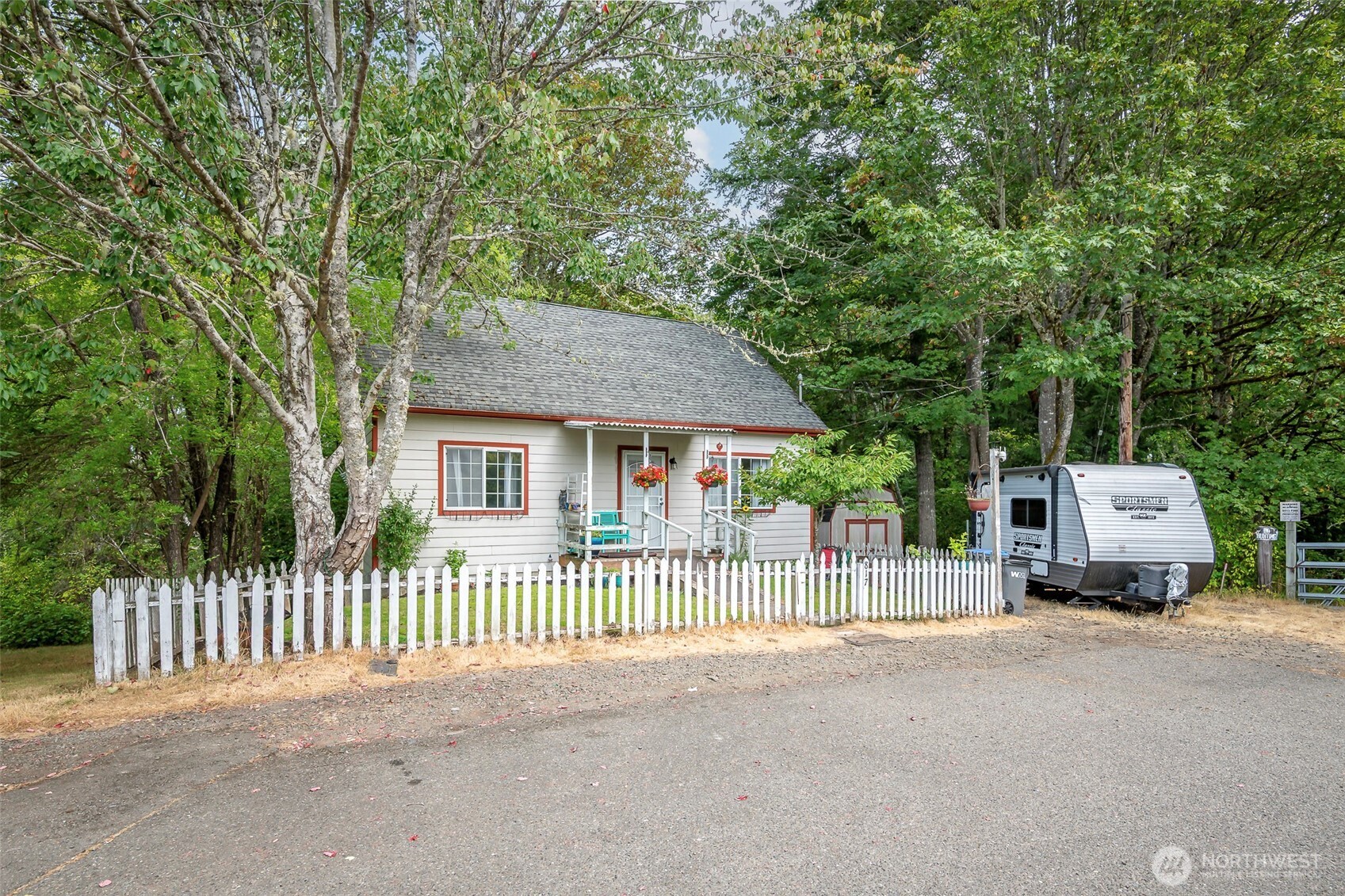 817 Kendall Street Property Photo 3