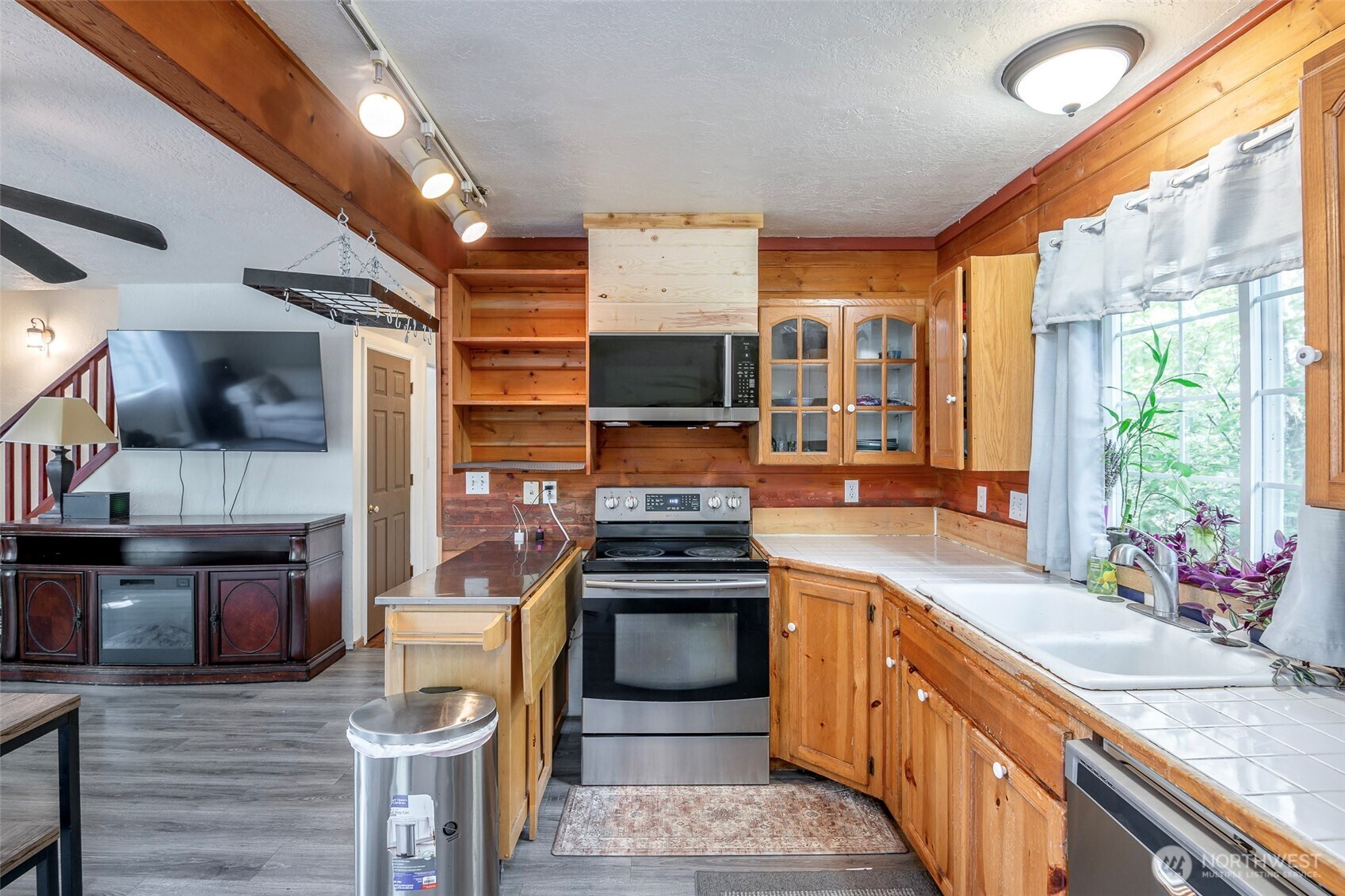 817 Kendall Street Property Photo 15