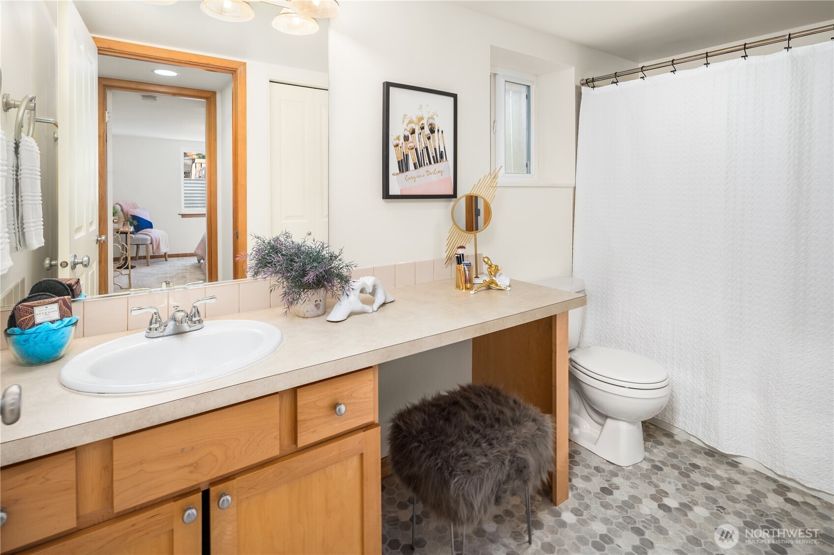 5616 Fauntleroy Way Property Photo 16