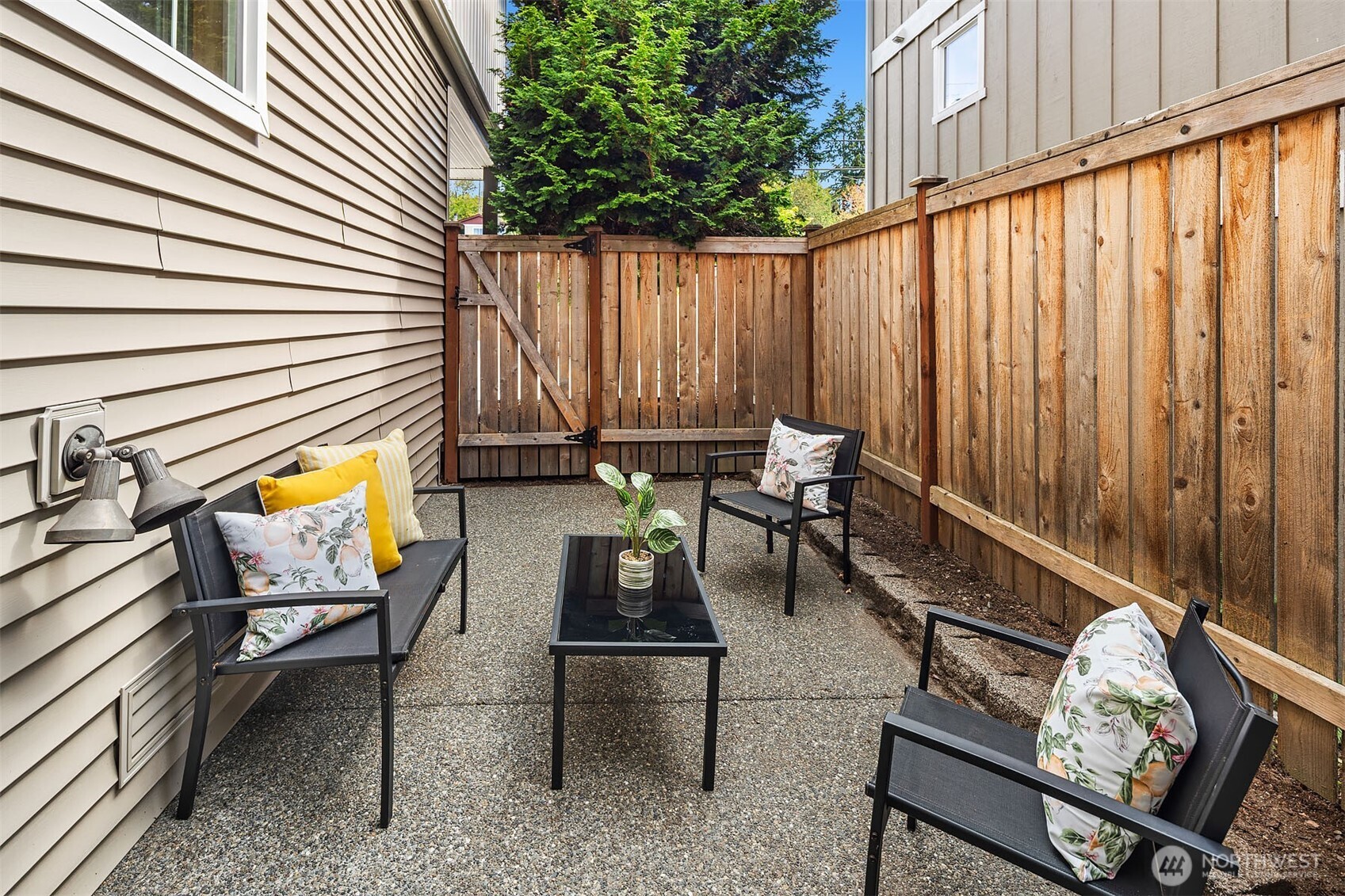 5616 Fauntleroy Way Property Photo 37