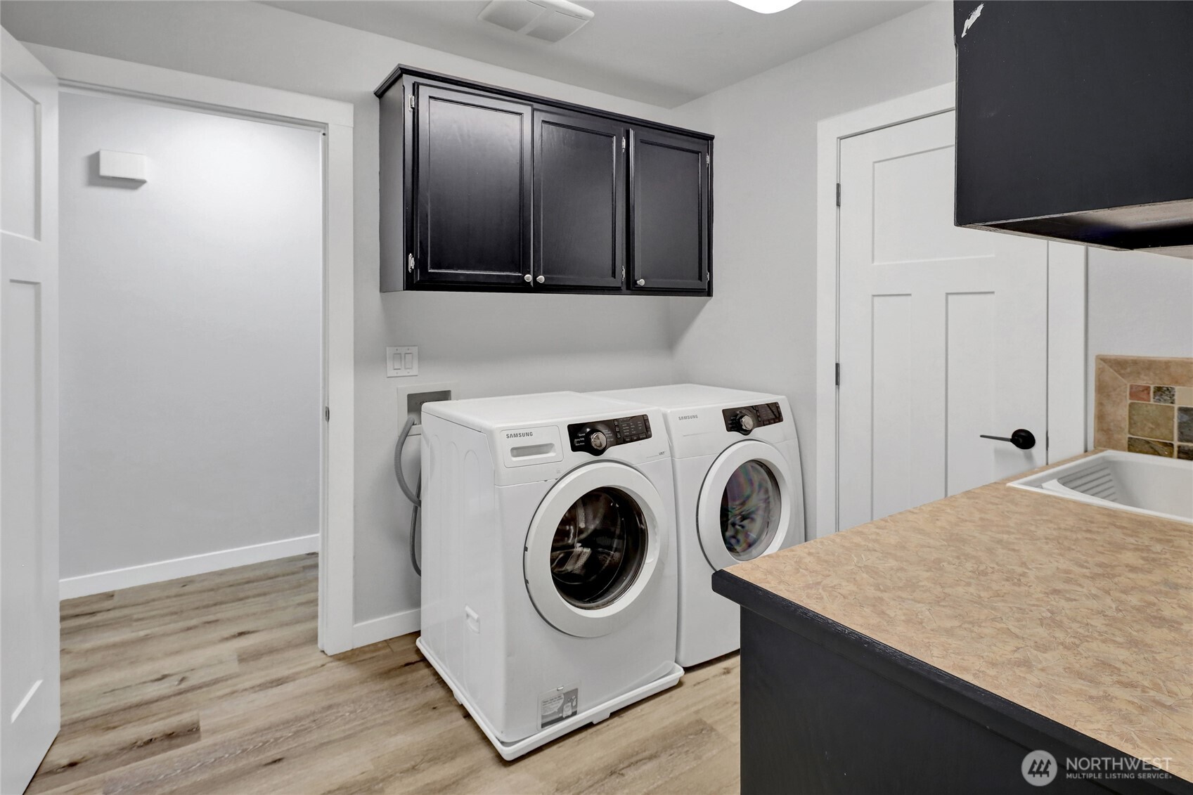 1101 Cascade Way Property Photo 28