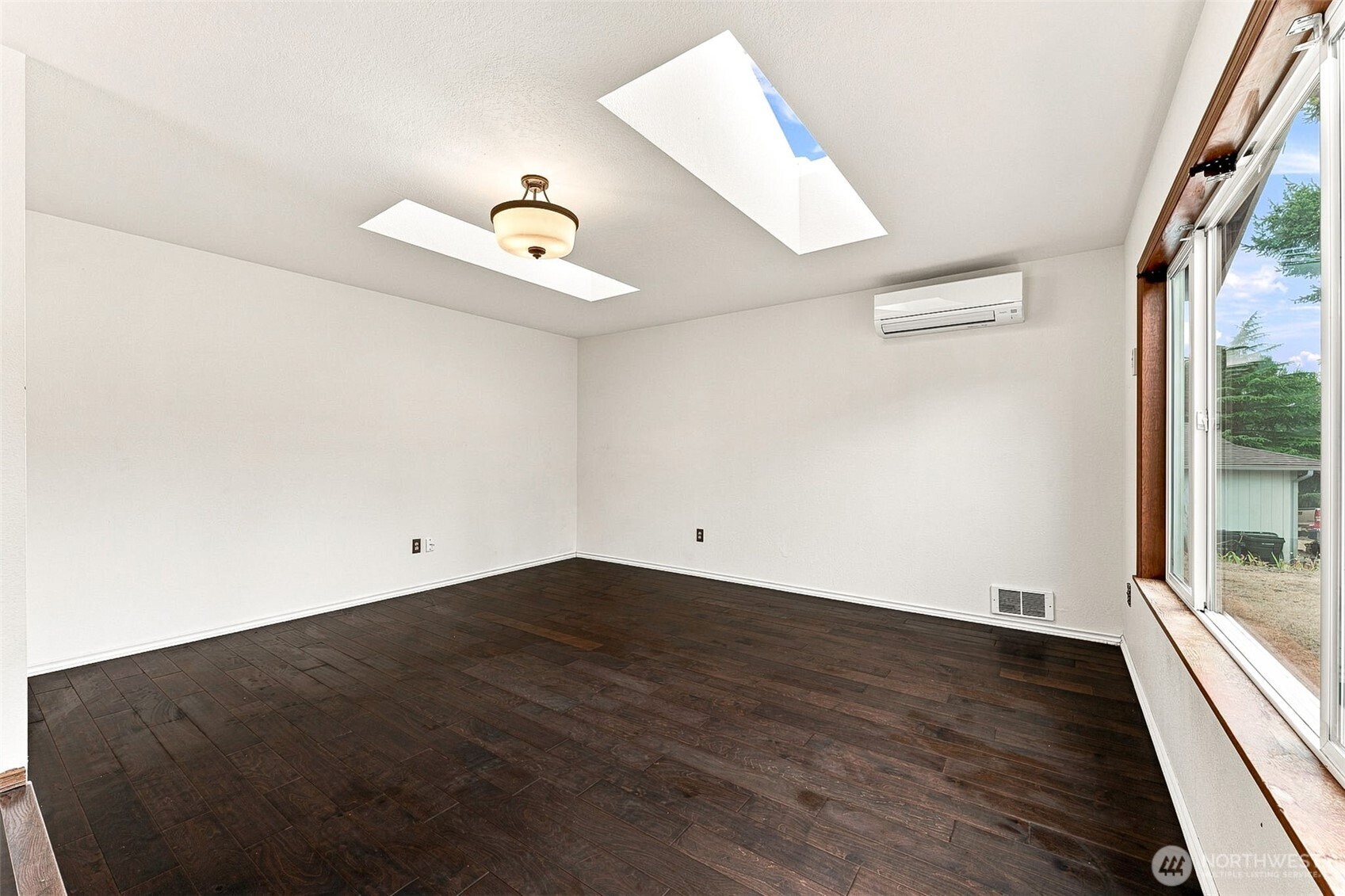 9122 159th Street Property Photo 6