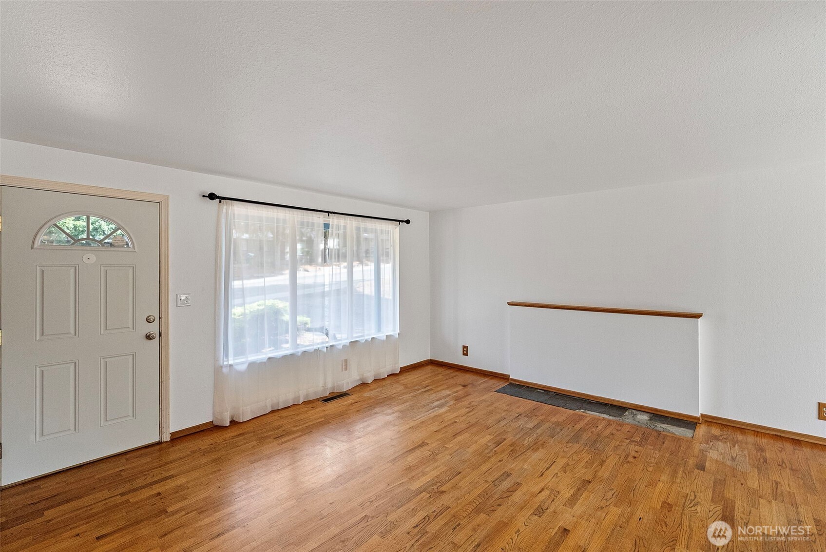 1527 Sylvan Way Property Photo 3