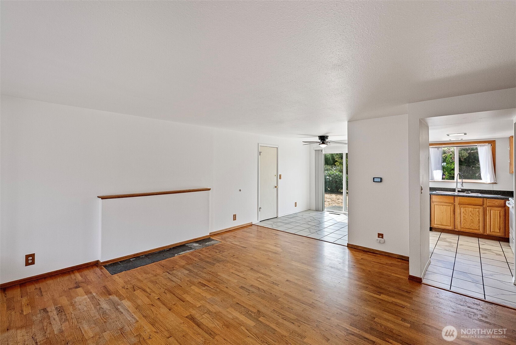 1527 Sylvan Way Property Photo 5