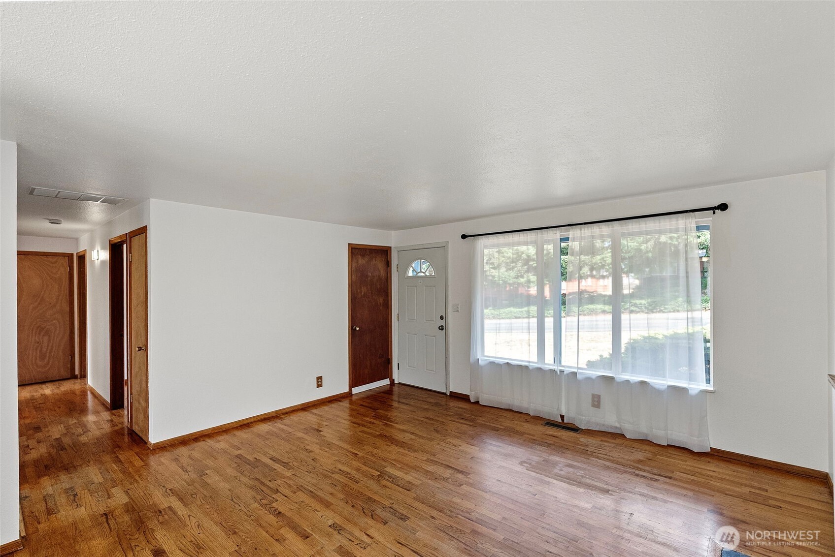 1527 Sylvan Way Property Photo 6