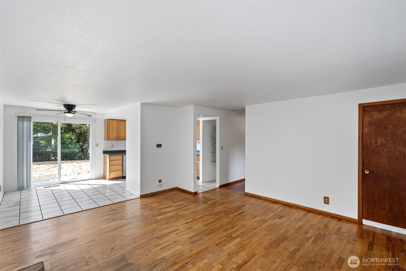 1527 Sylvan Way Property Photo 7
