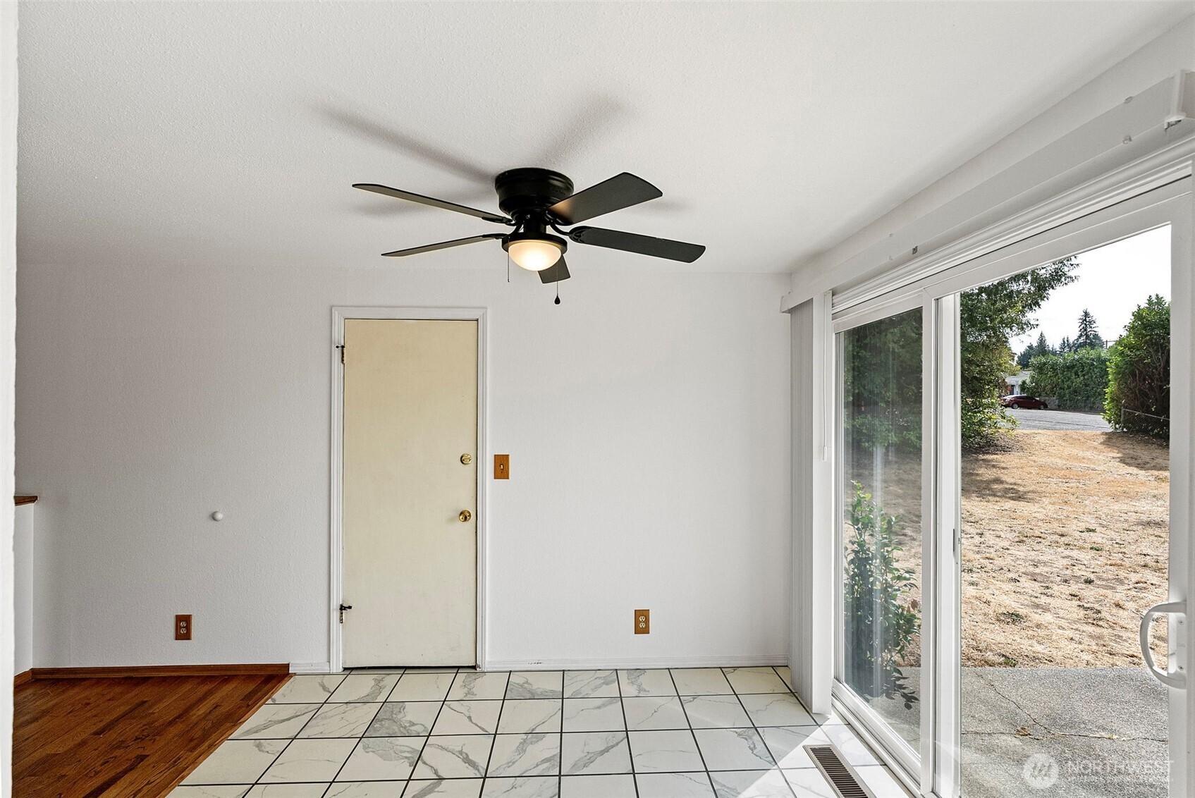 1527 Sylvan Way Property Photo 12