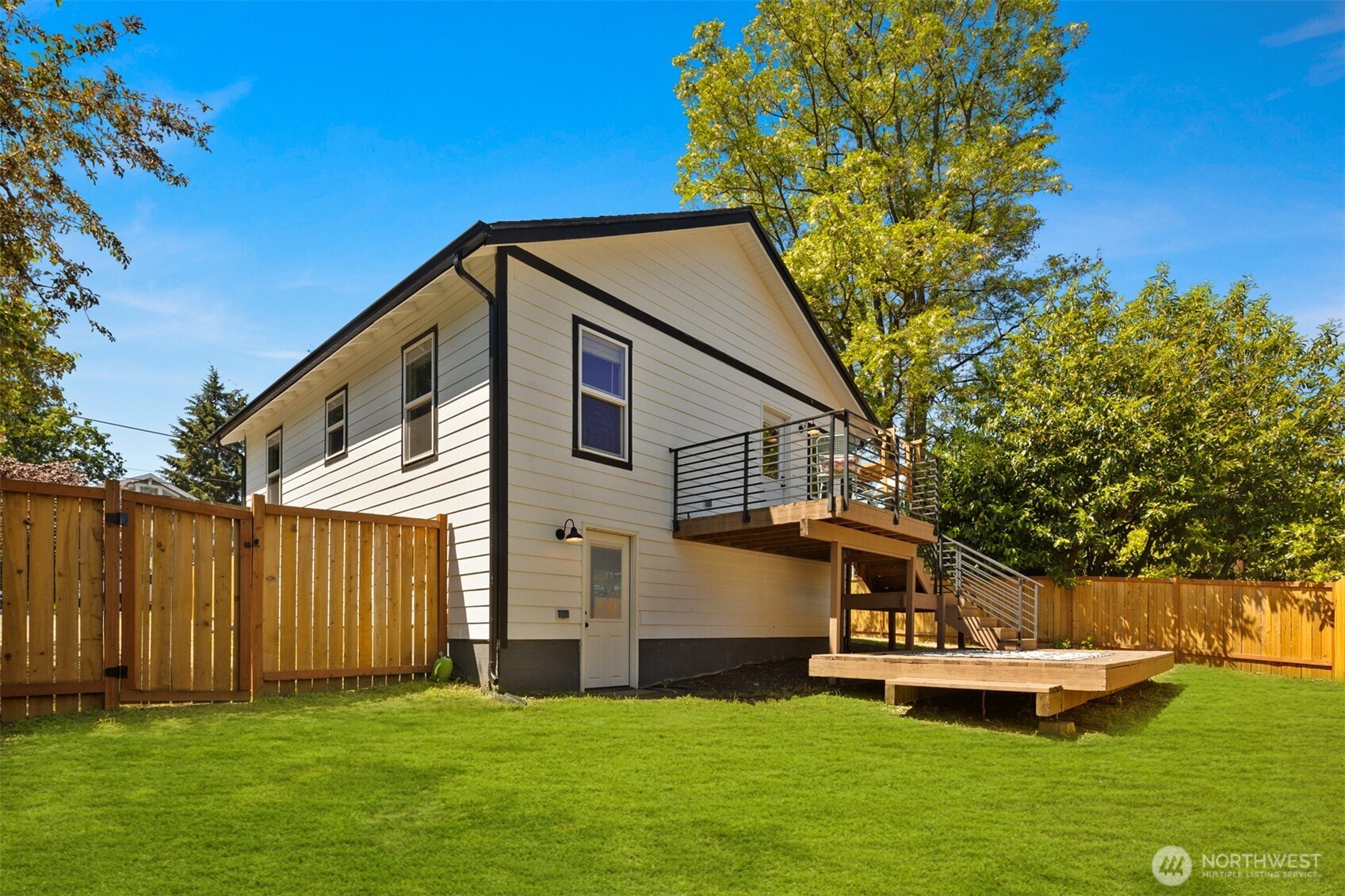 11558 Fremont Avenue Property Photo 3