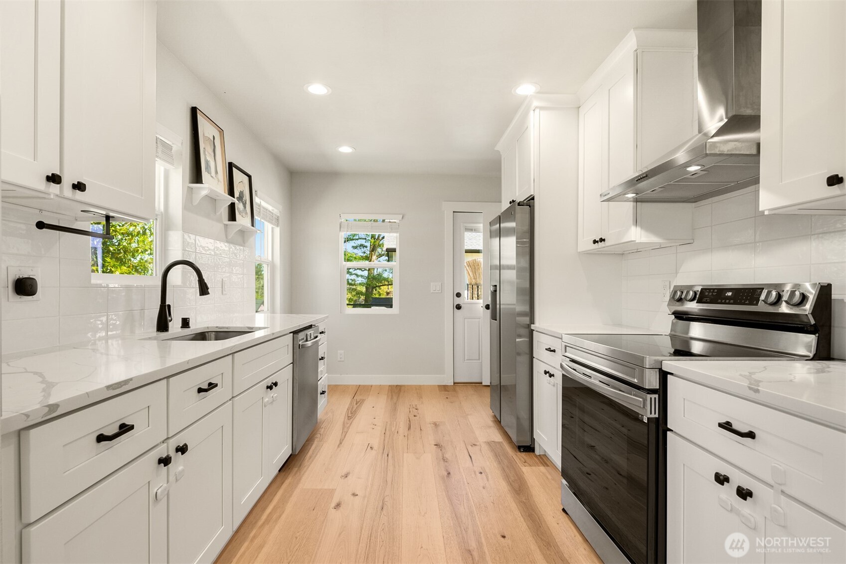 11558 Fremont Avenue Property Photo 8