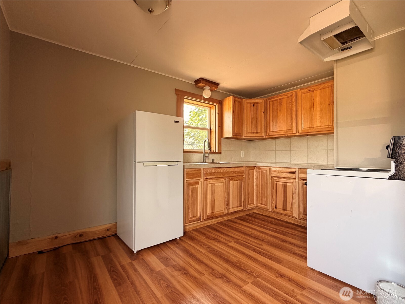 210 Whitcomb Avenue Property Photo 12