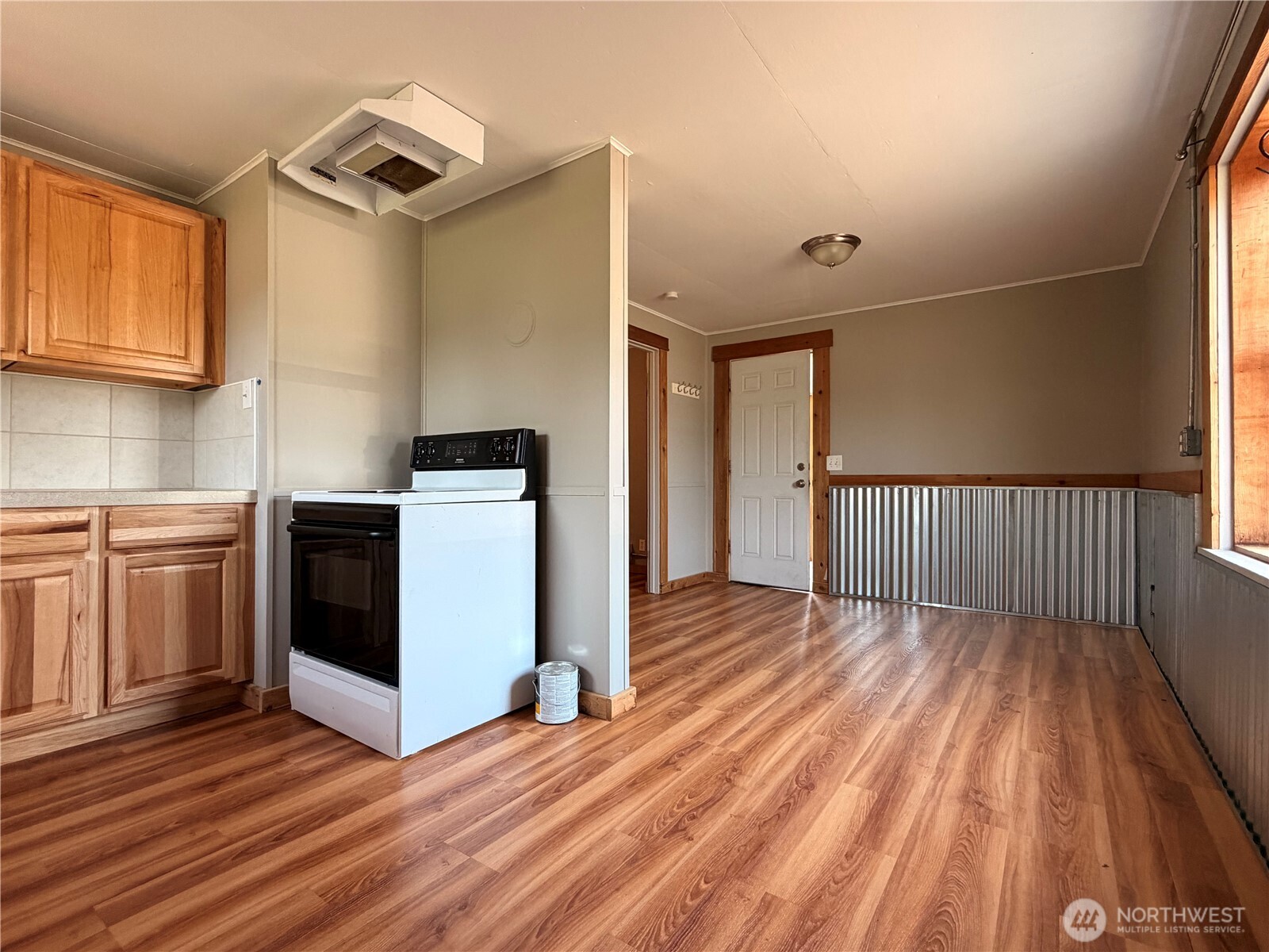 210 Whitcomb Avenue Property Photo 13