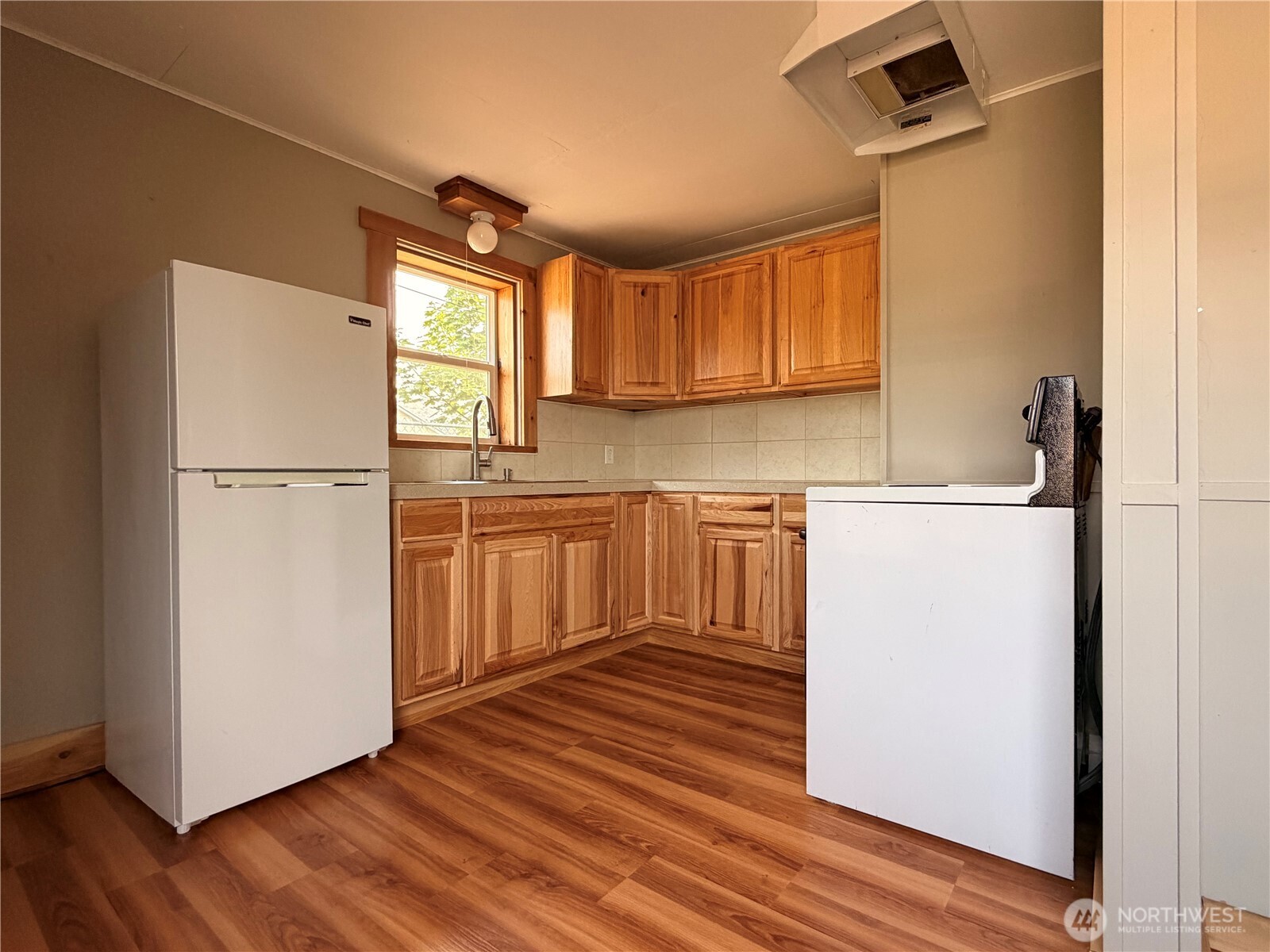 210 Whitcomb Avenue Property Photo 14