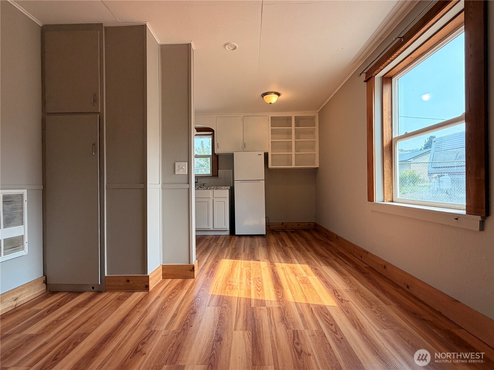 210 Whitcomb Avenue Property Photo 27