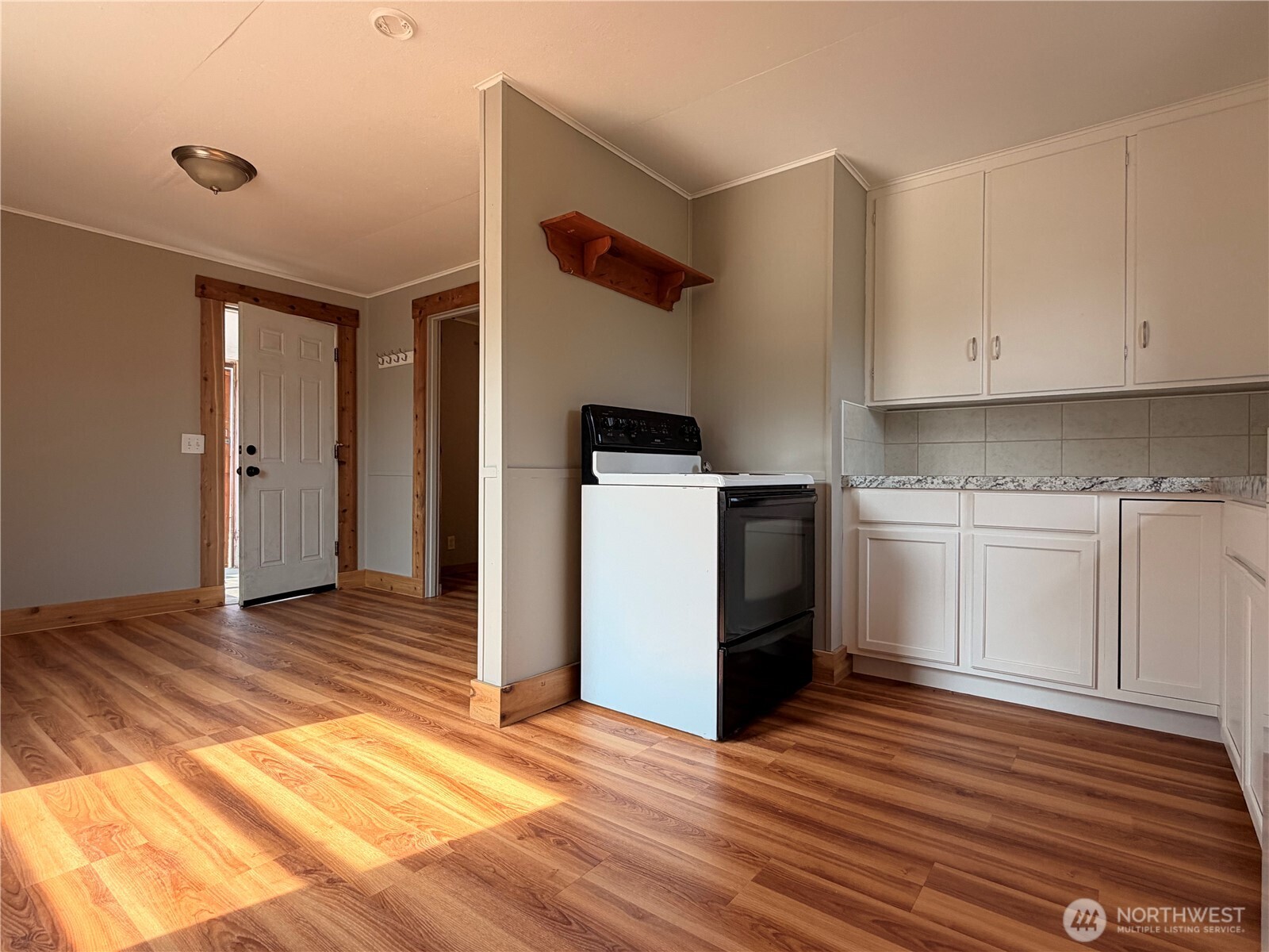 210 Whitcomb Avenue Property Photo 28
