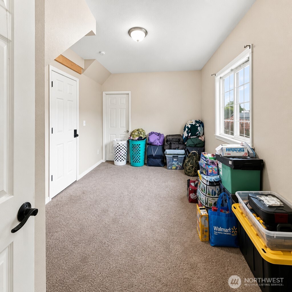702 5th Avenue Property Photo 8