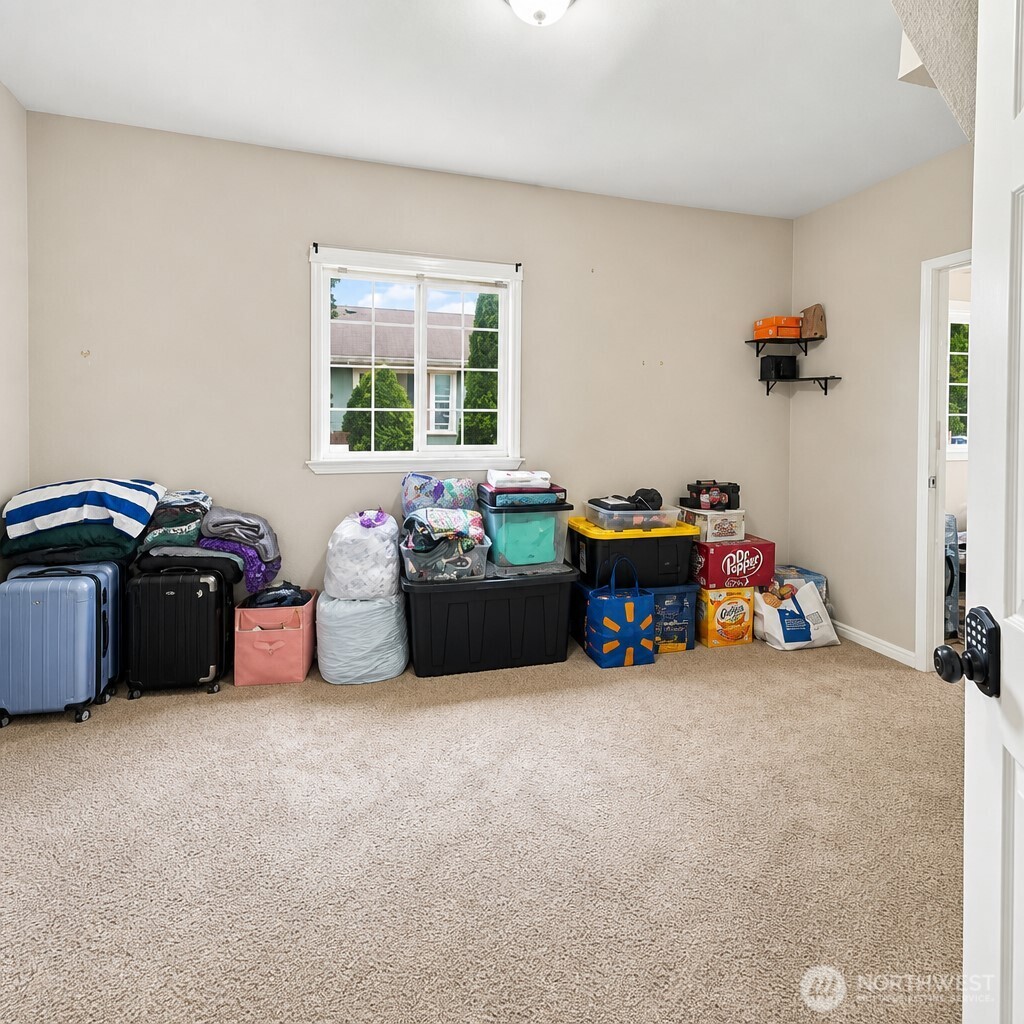 702 5th Avenue Property Photo 9